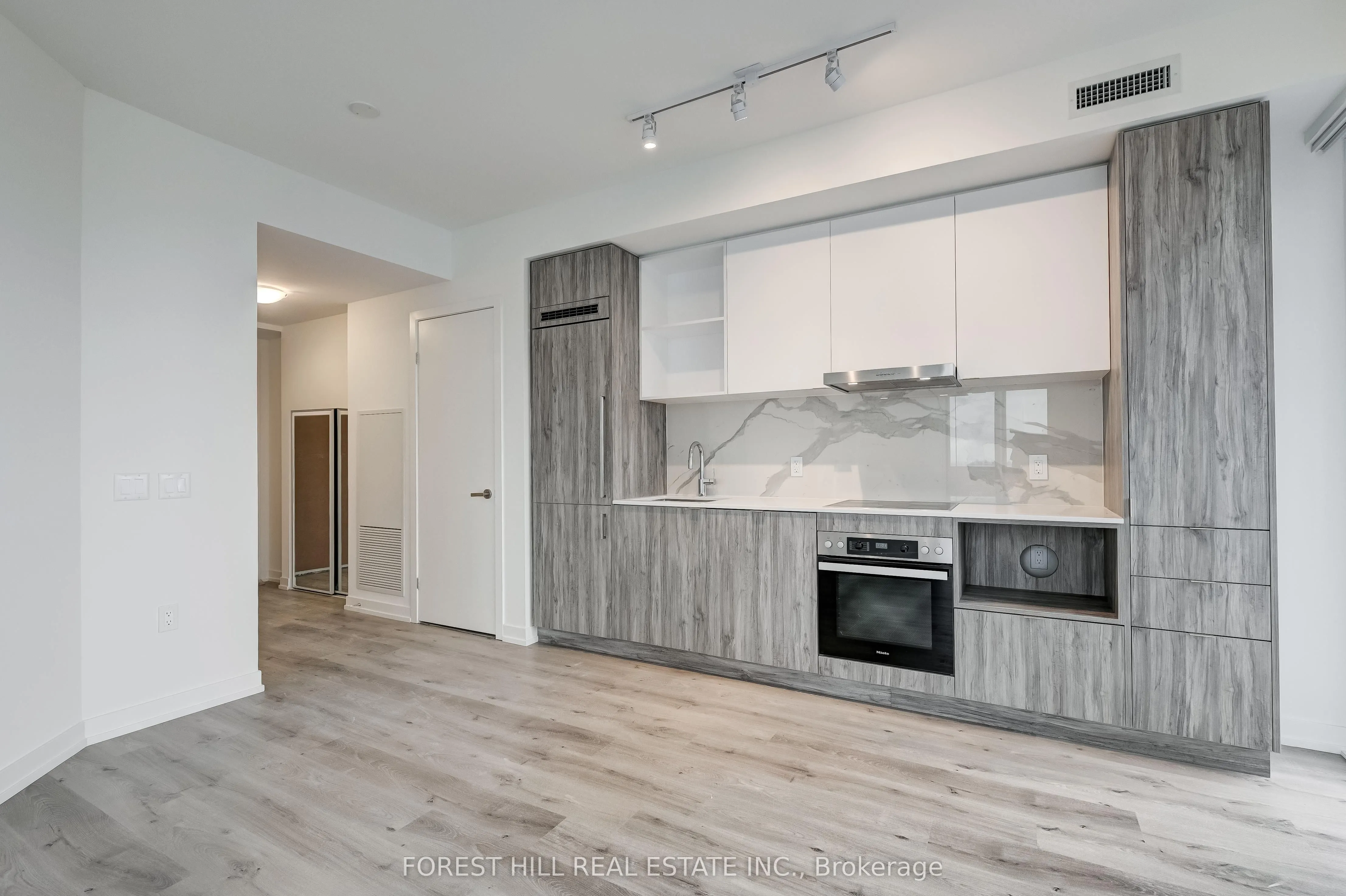 138 Downes Street, #7111