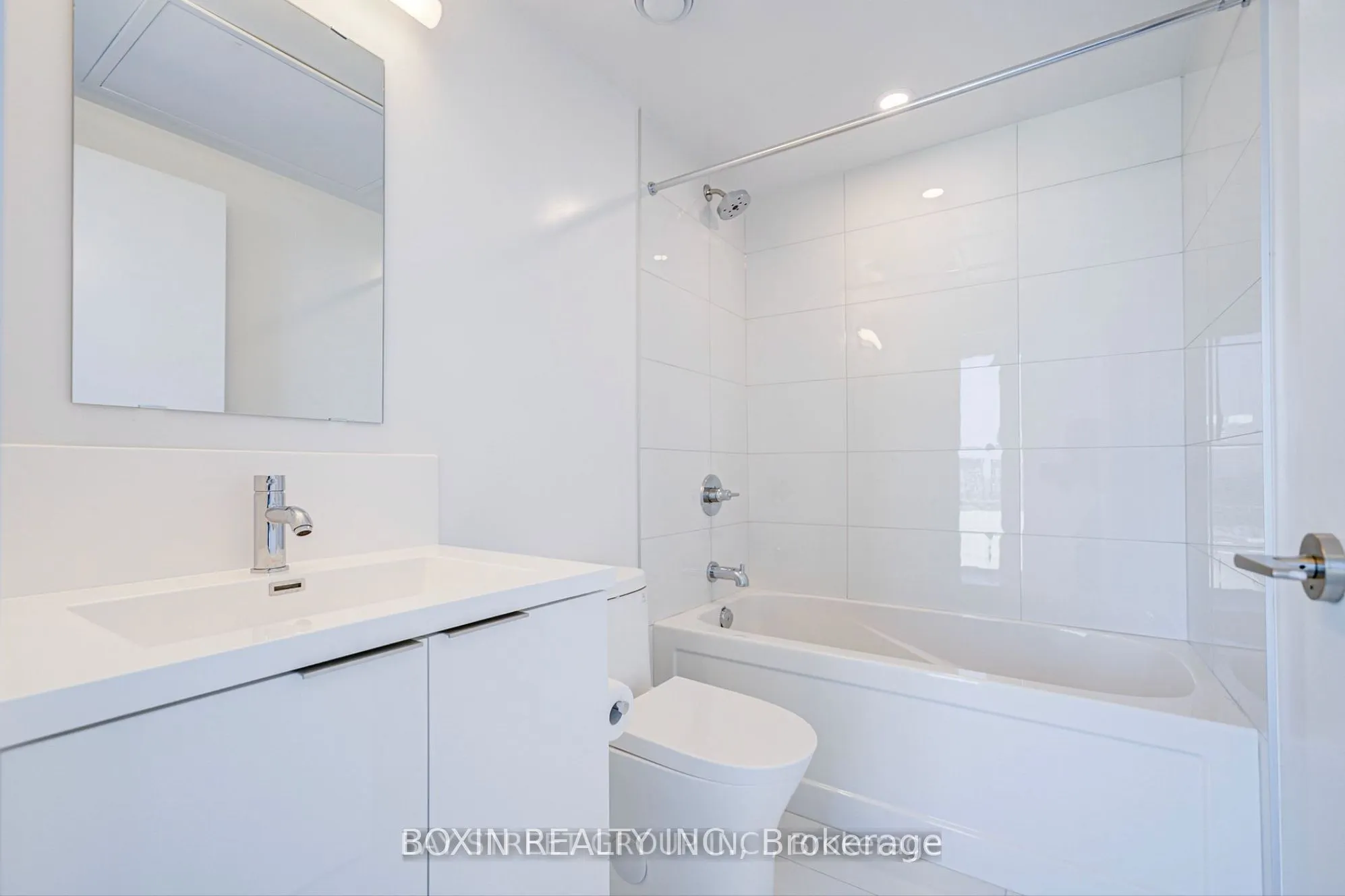 238 Simcoe Street, #3003