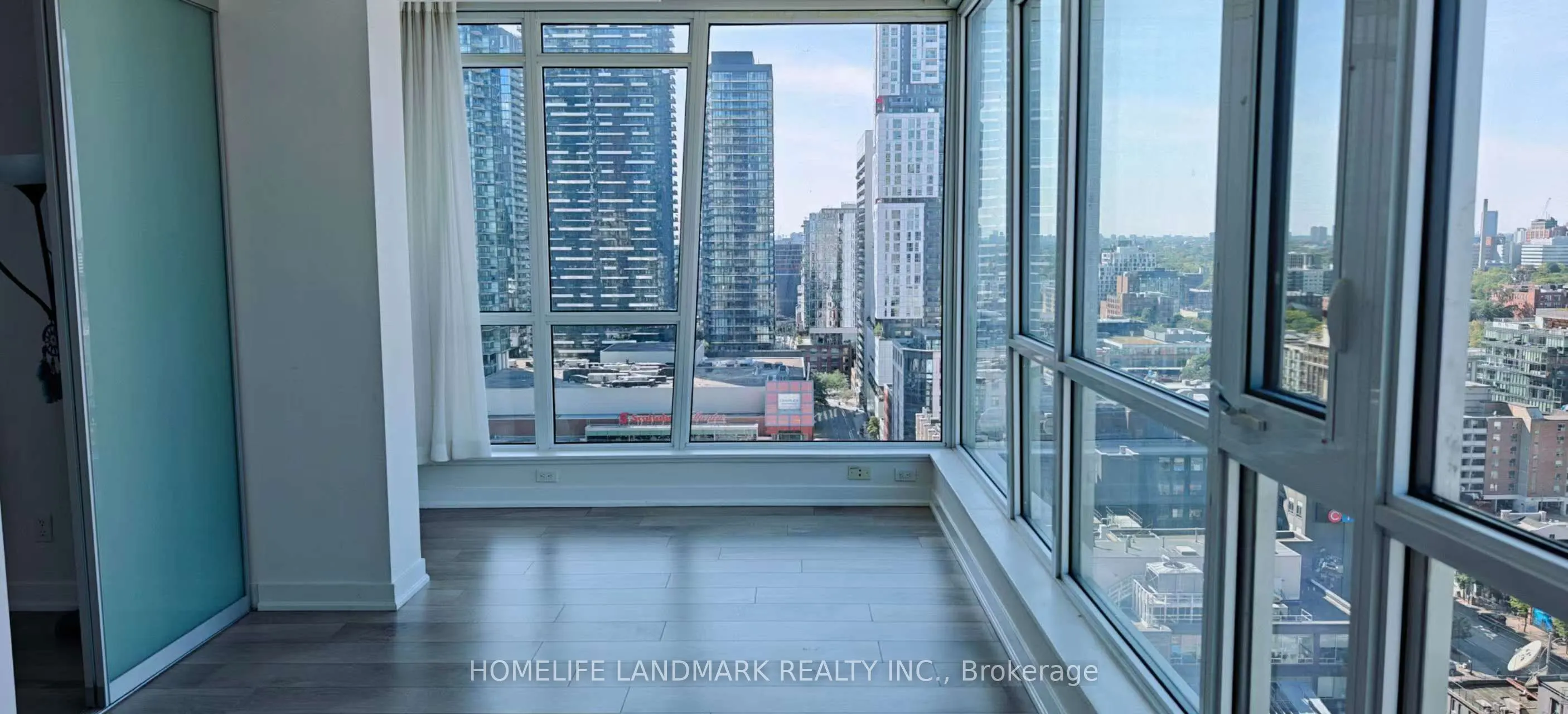 199 Richmond Street W, #2009