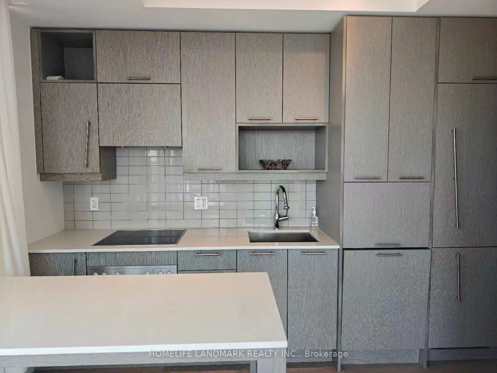 199 Richmond Street W, #2009