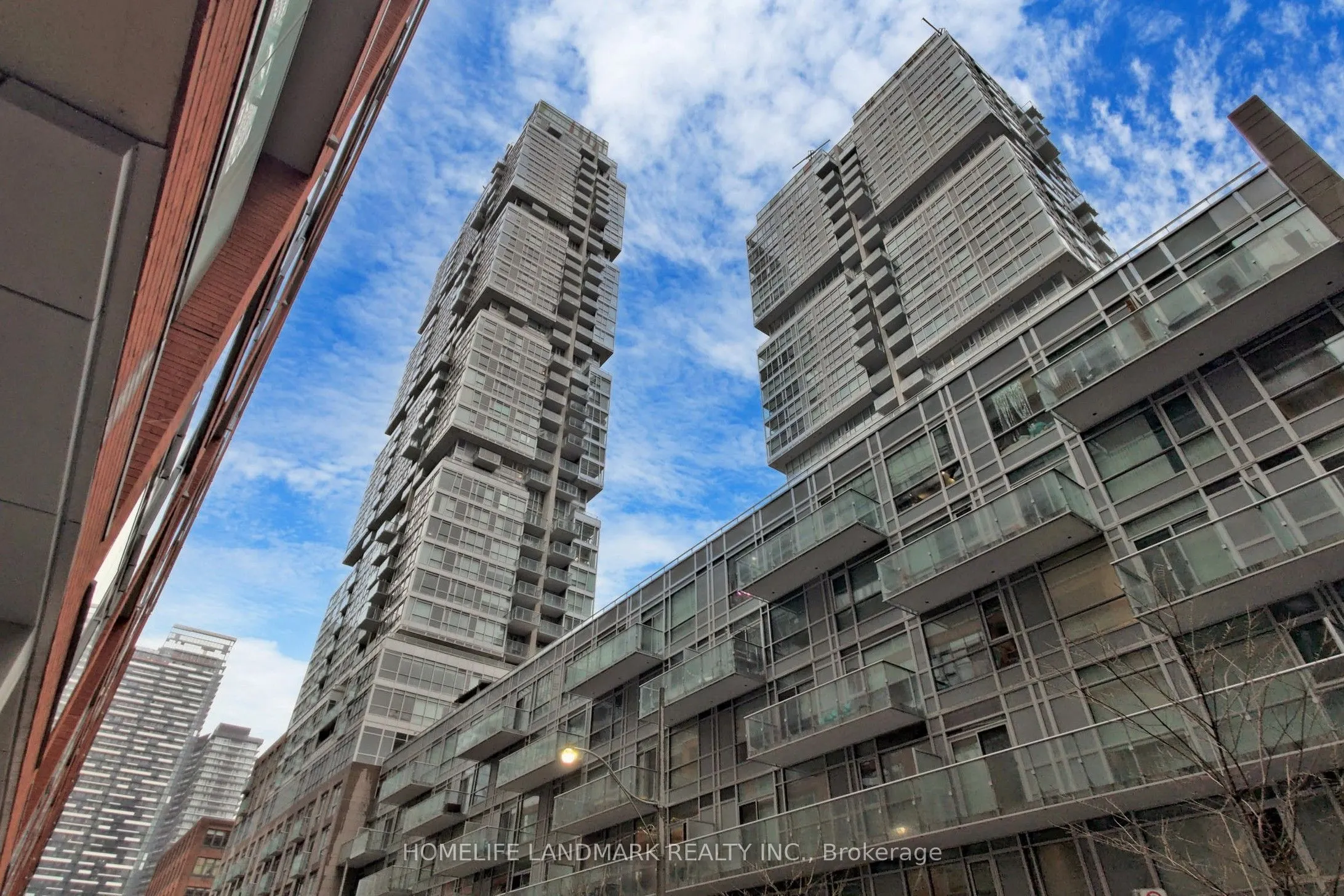 199 Richmond Street W, #2009