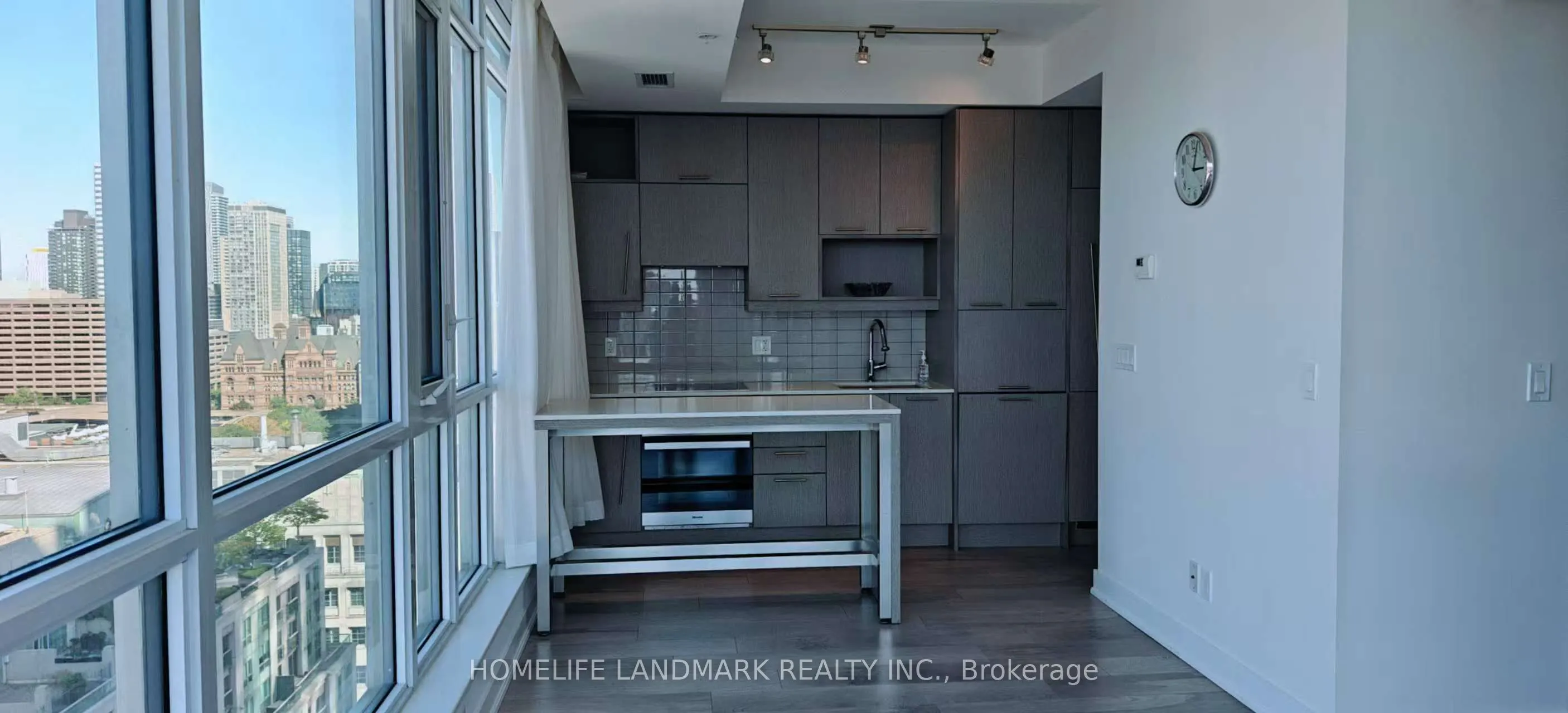 199 Richmond Street W, #2009
