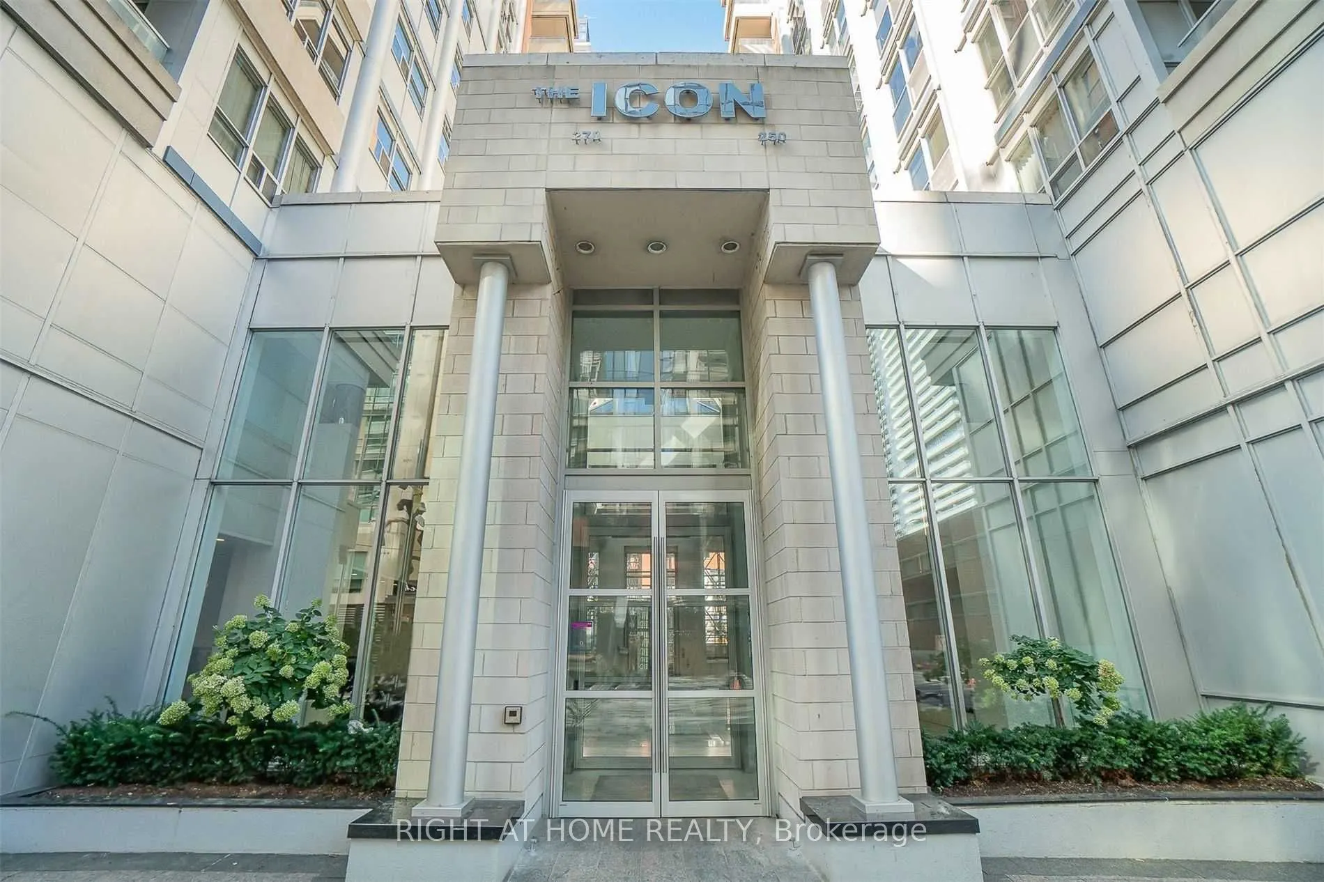 270 Wellington Street W, #608