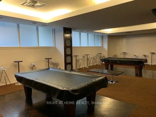 270 Wellington Street W, #608