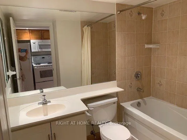270 Wellington Street W, #608