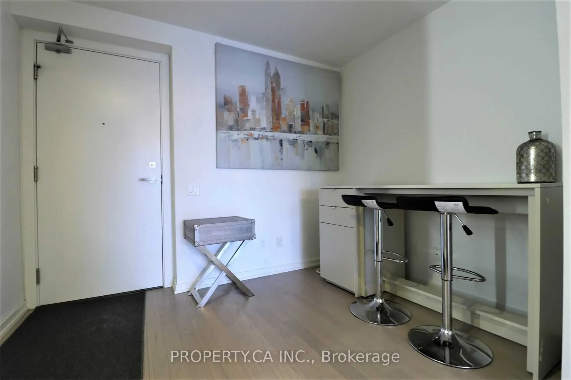 101 Peter Street, #715