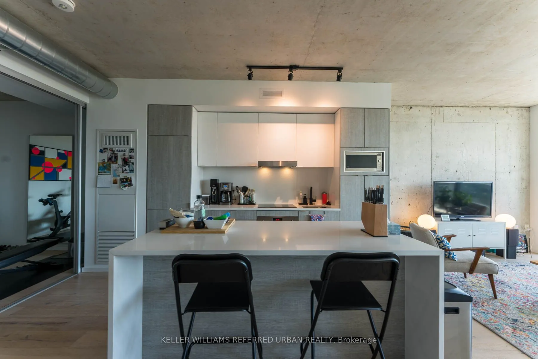 21 Lawren Harris Square, #807