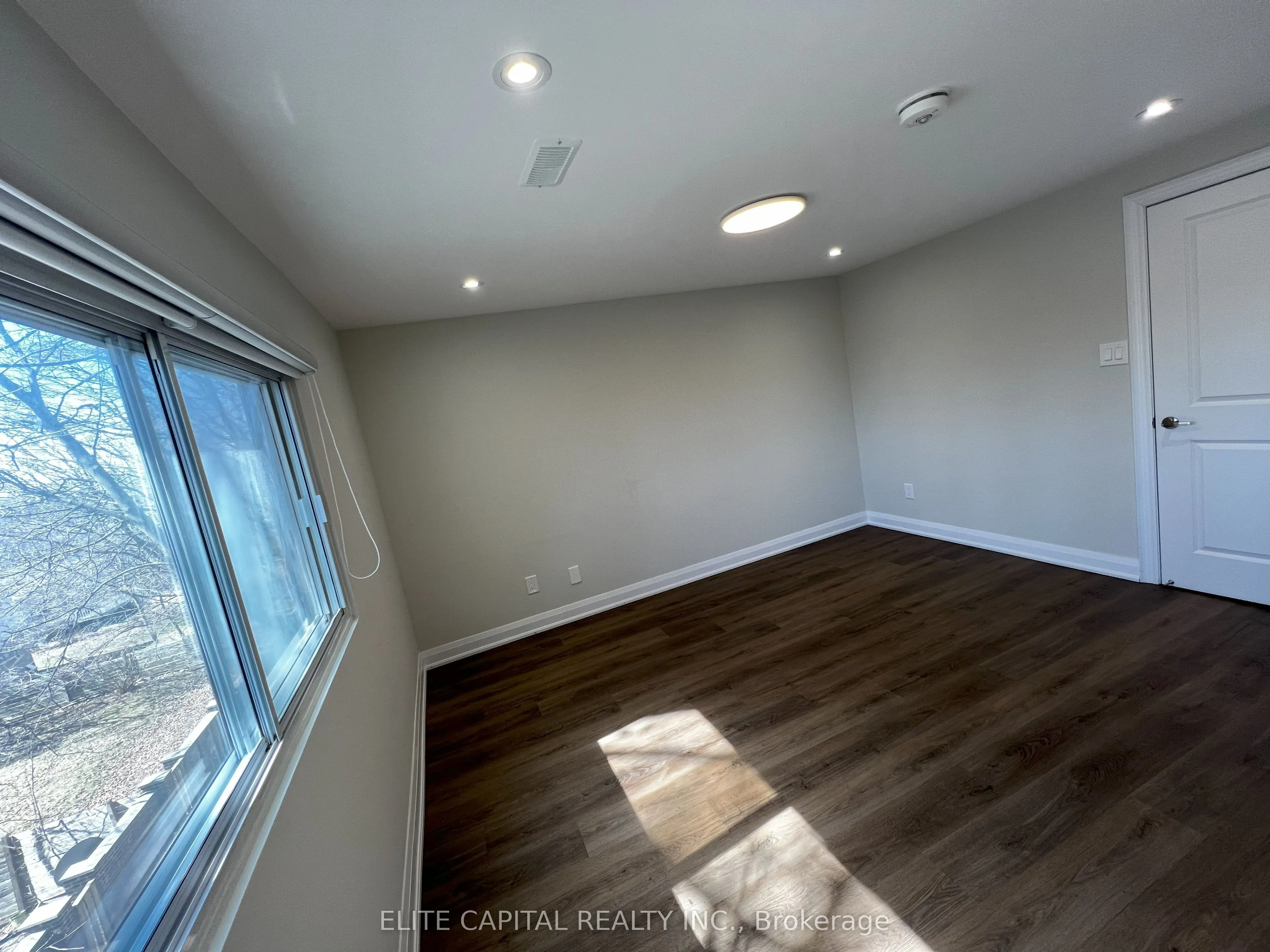 15 Jenny Wren Way, #16
