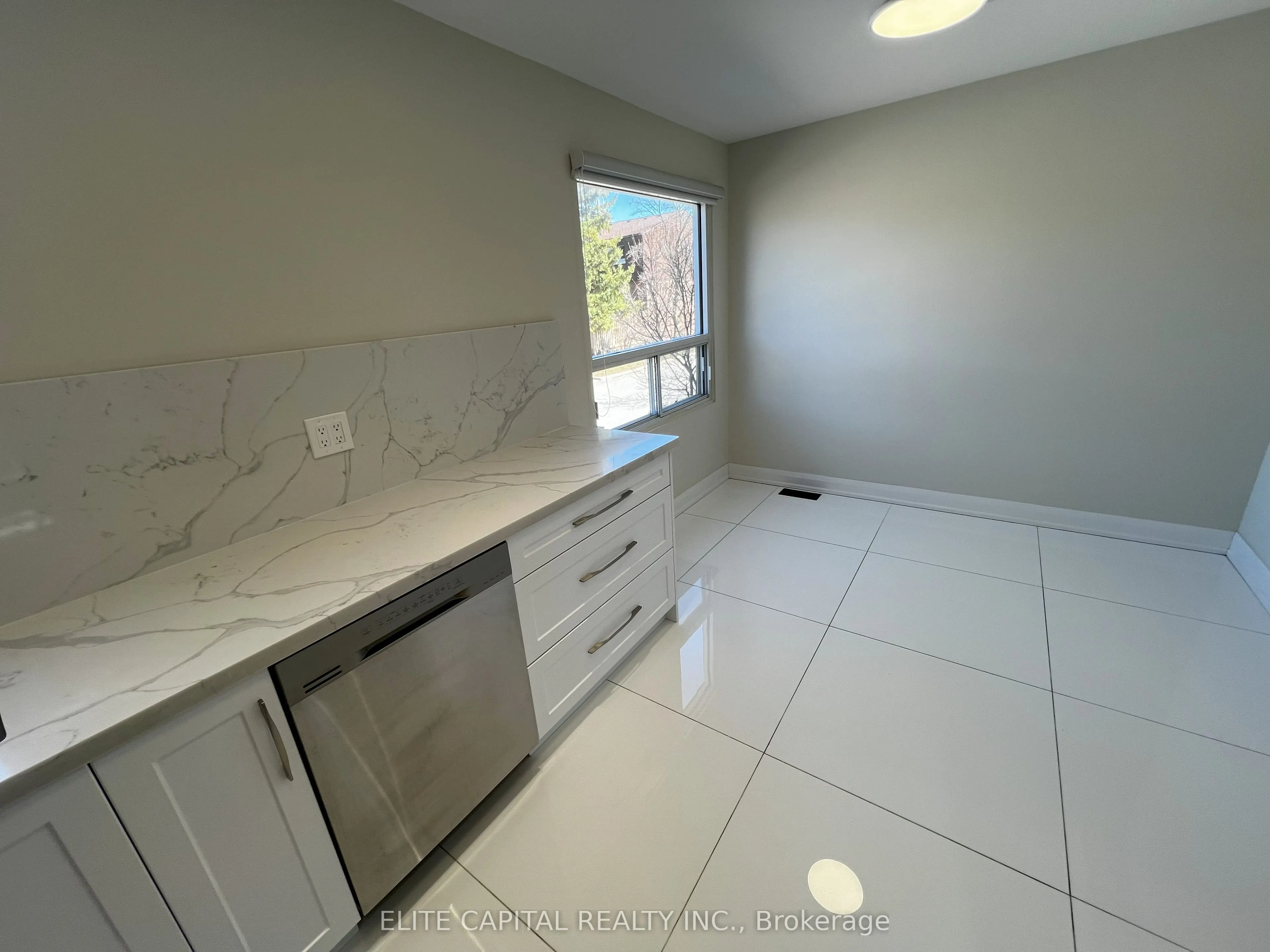 15 Jenny Wren Way, #16