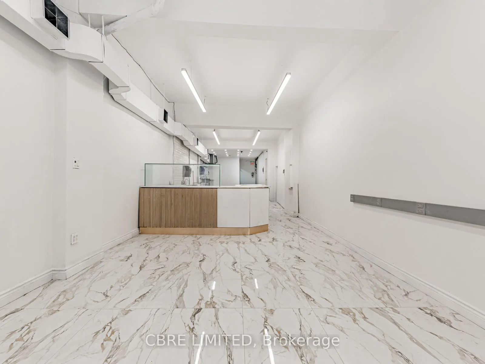200 Queen Street W