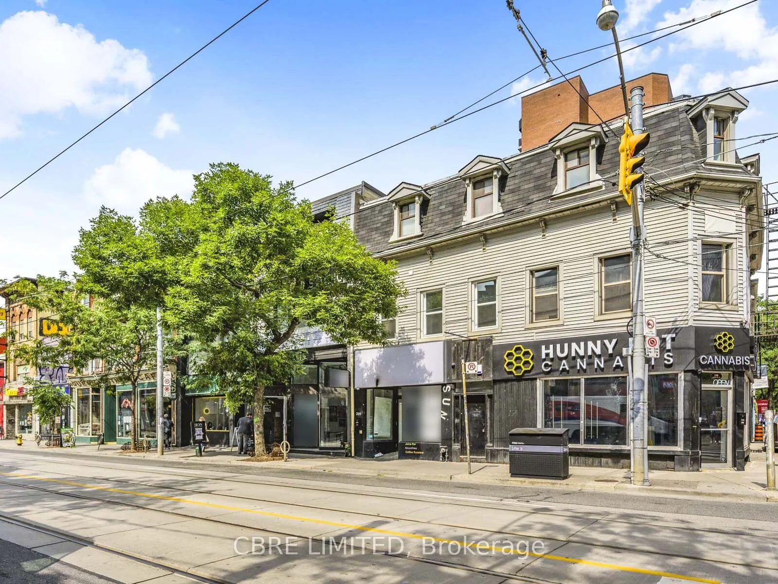 200 Queen Street W