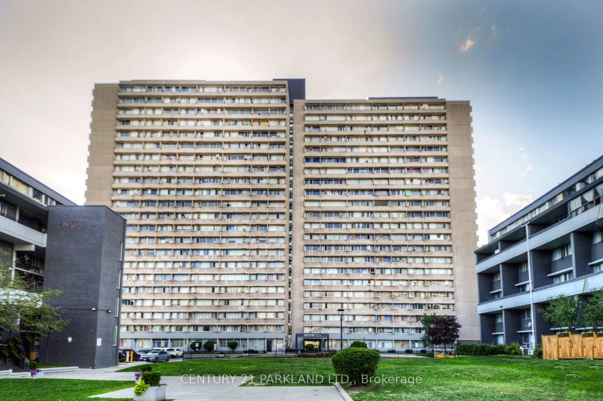 10 Sunny Glenway, #1409