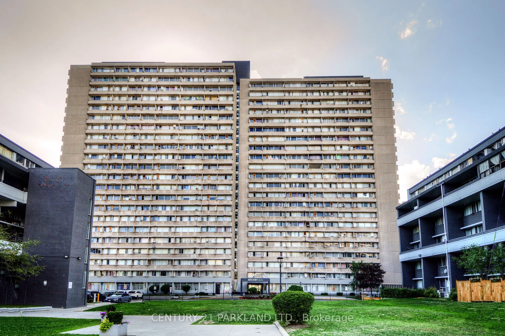 10 Sunny Glenway, #1409