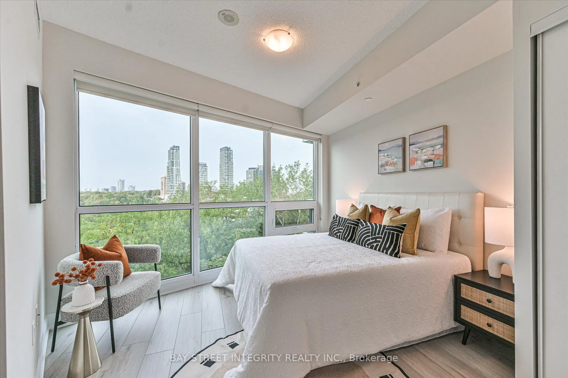 160 Vanderhoof Avenue, #415
