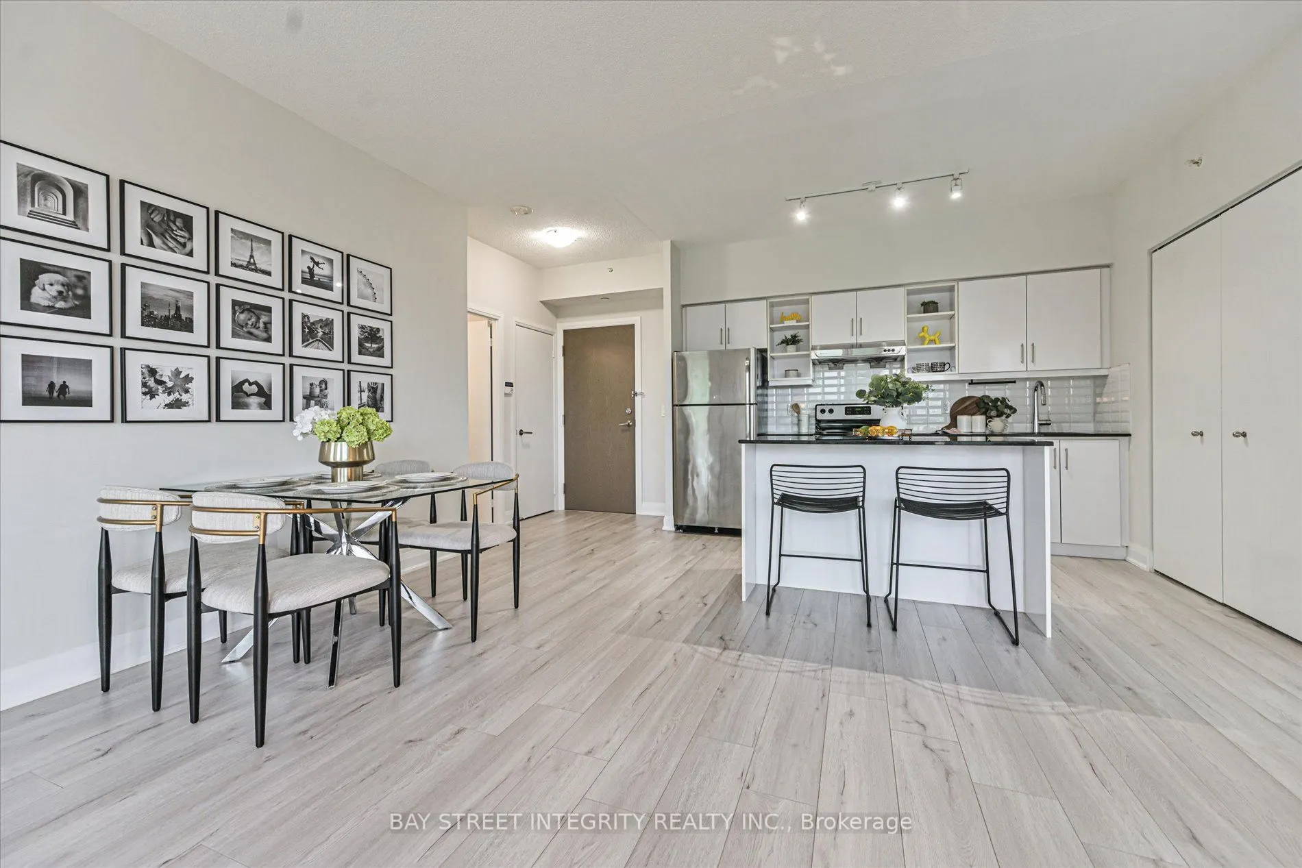 160 Vanderhoof Avenue, #415