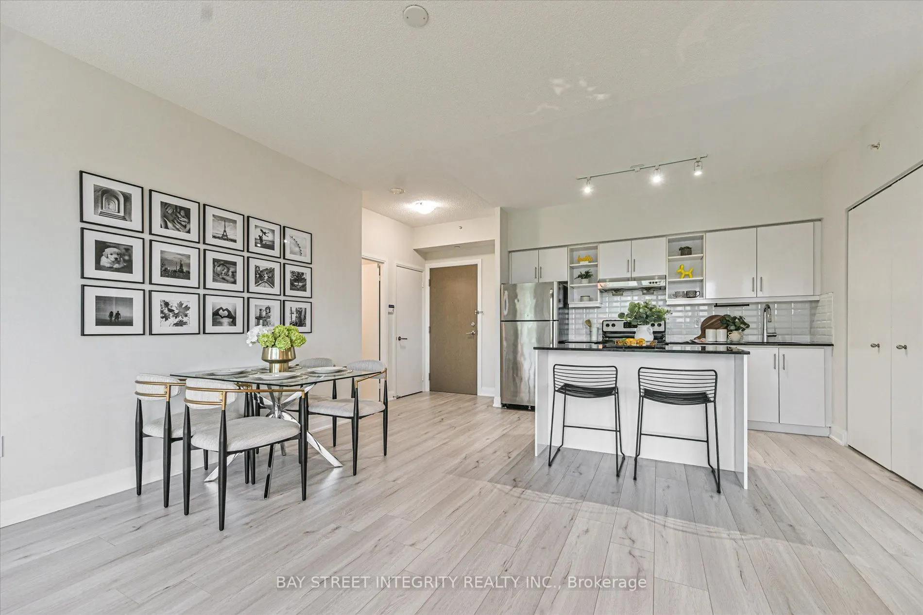 160 Vanderhoof Avenue, #415