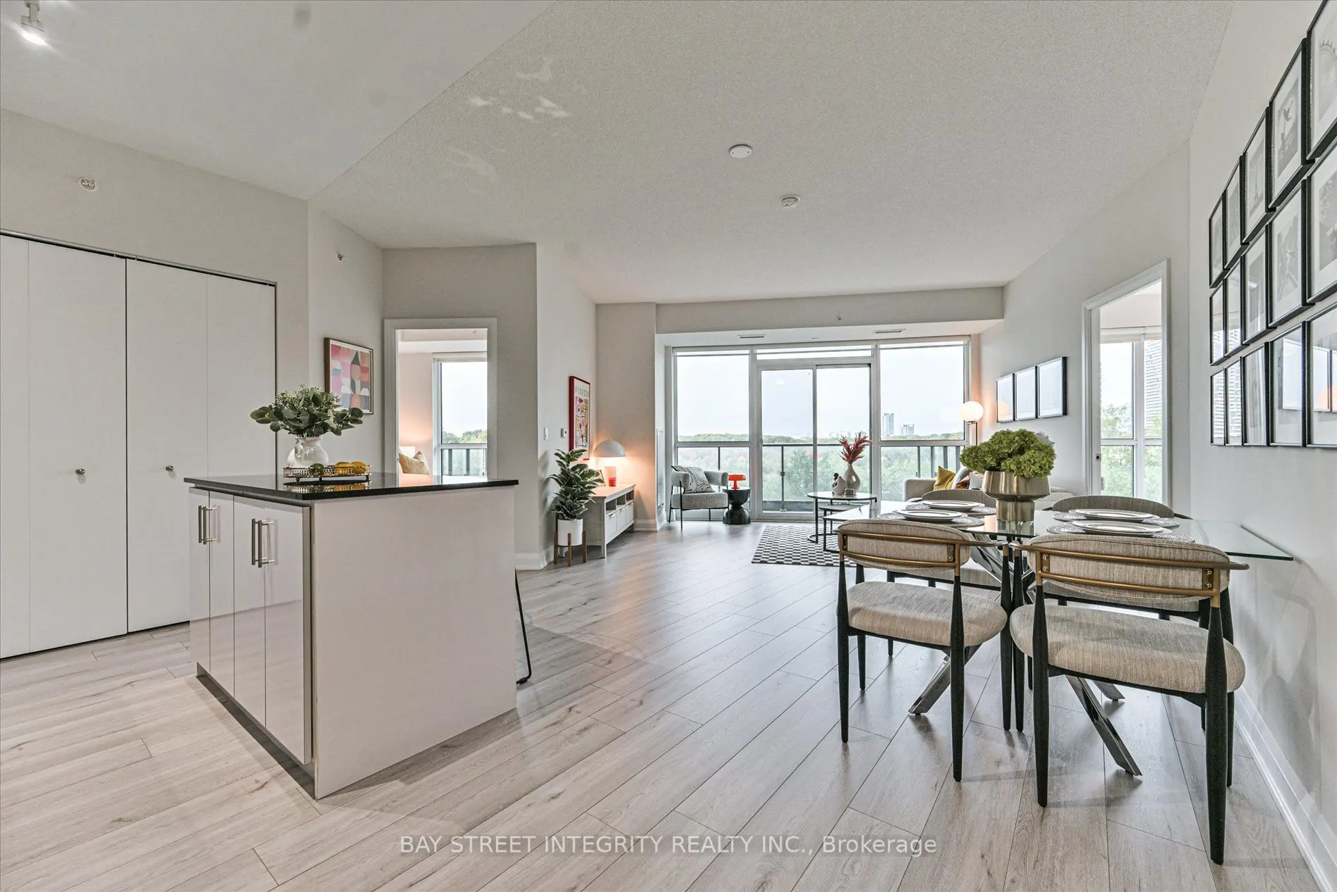 160 Vanderhoof Avenue, #415