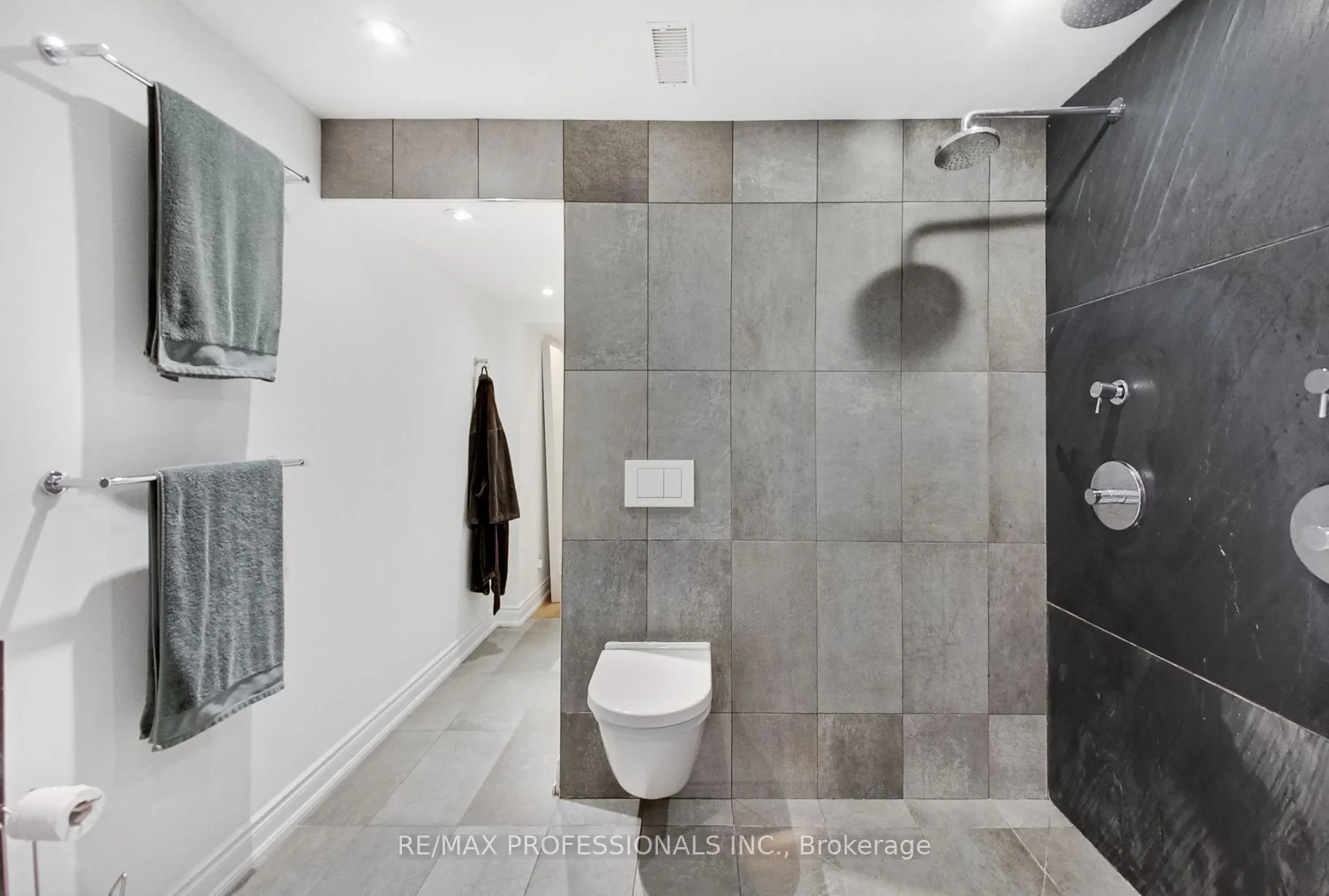 141 Claremont Street E, #Main & Lower