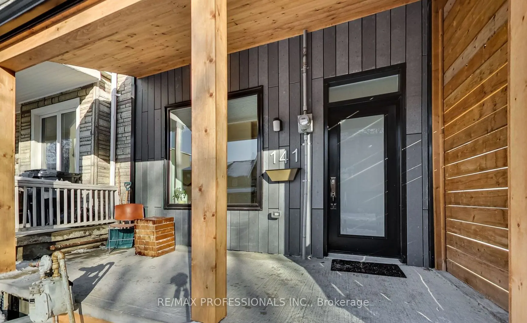 141 Claremont Street E, #Main & Lower