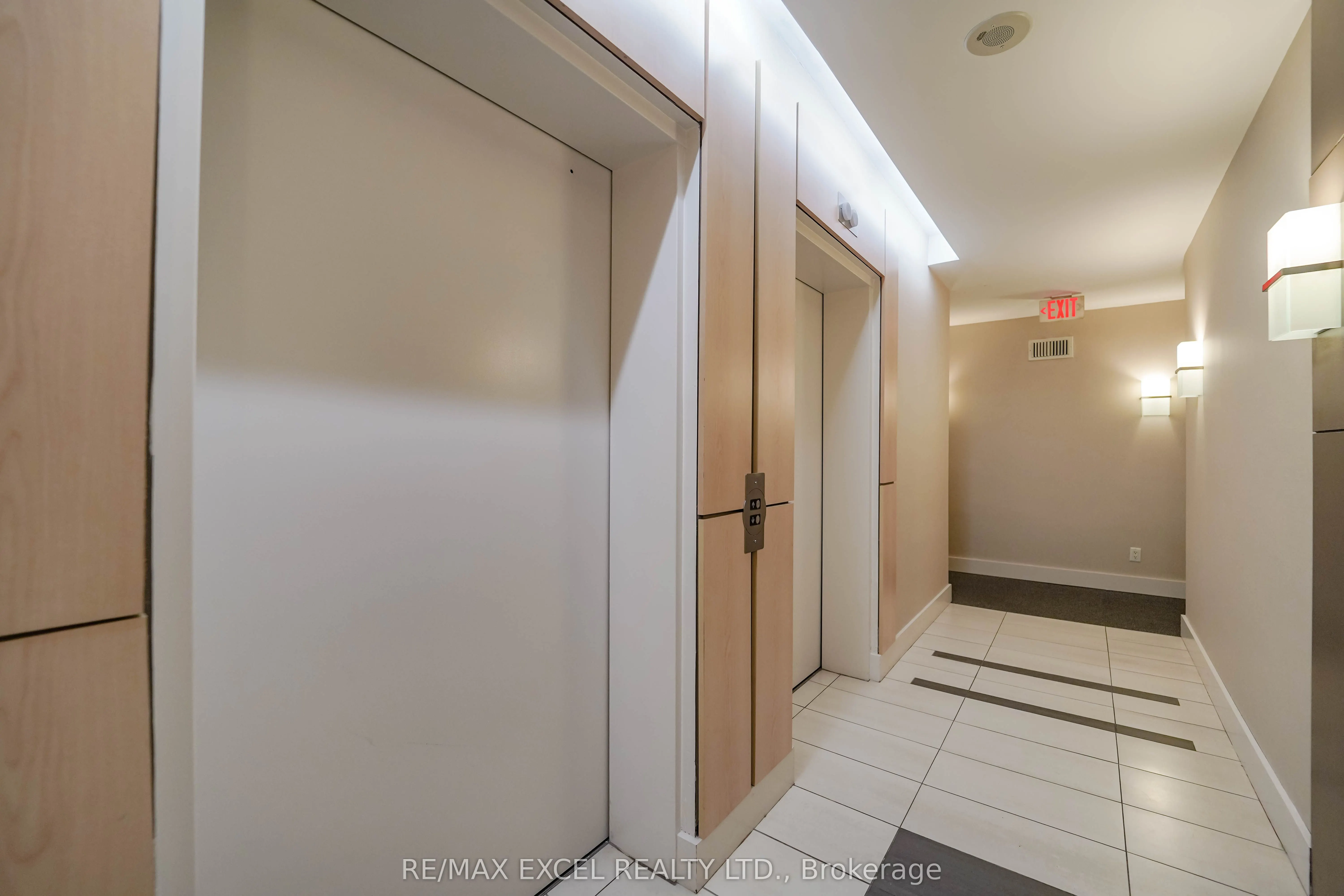 220 Victoria Street, #1205
