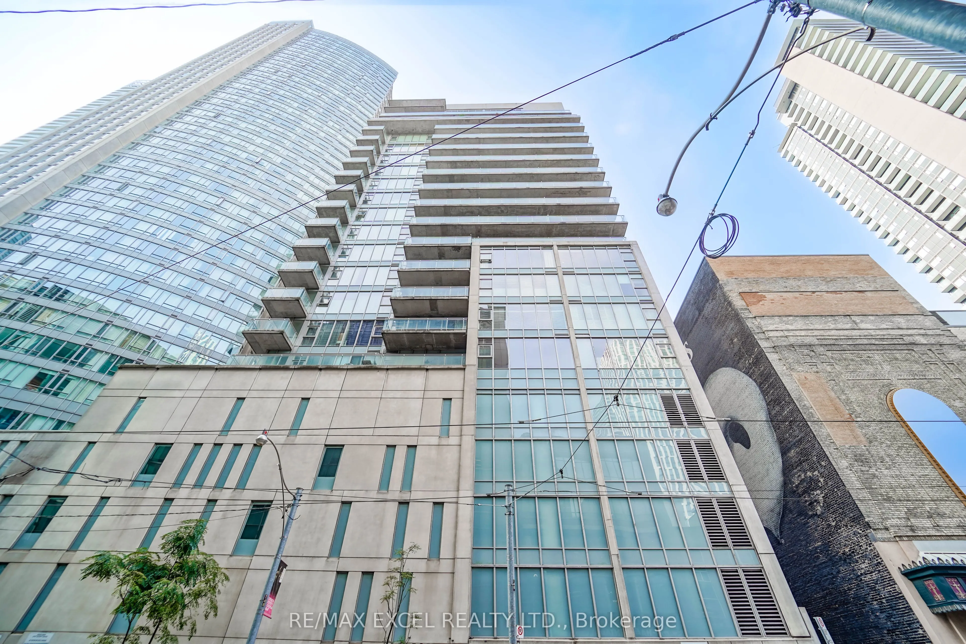 220 Victoria Street, #1205