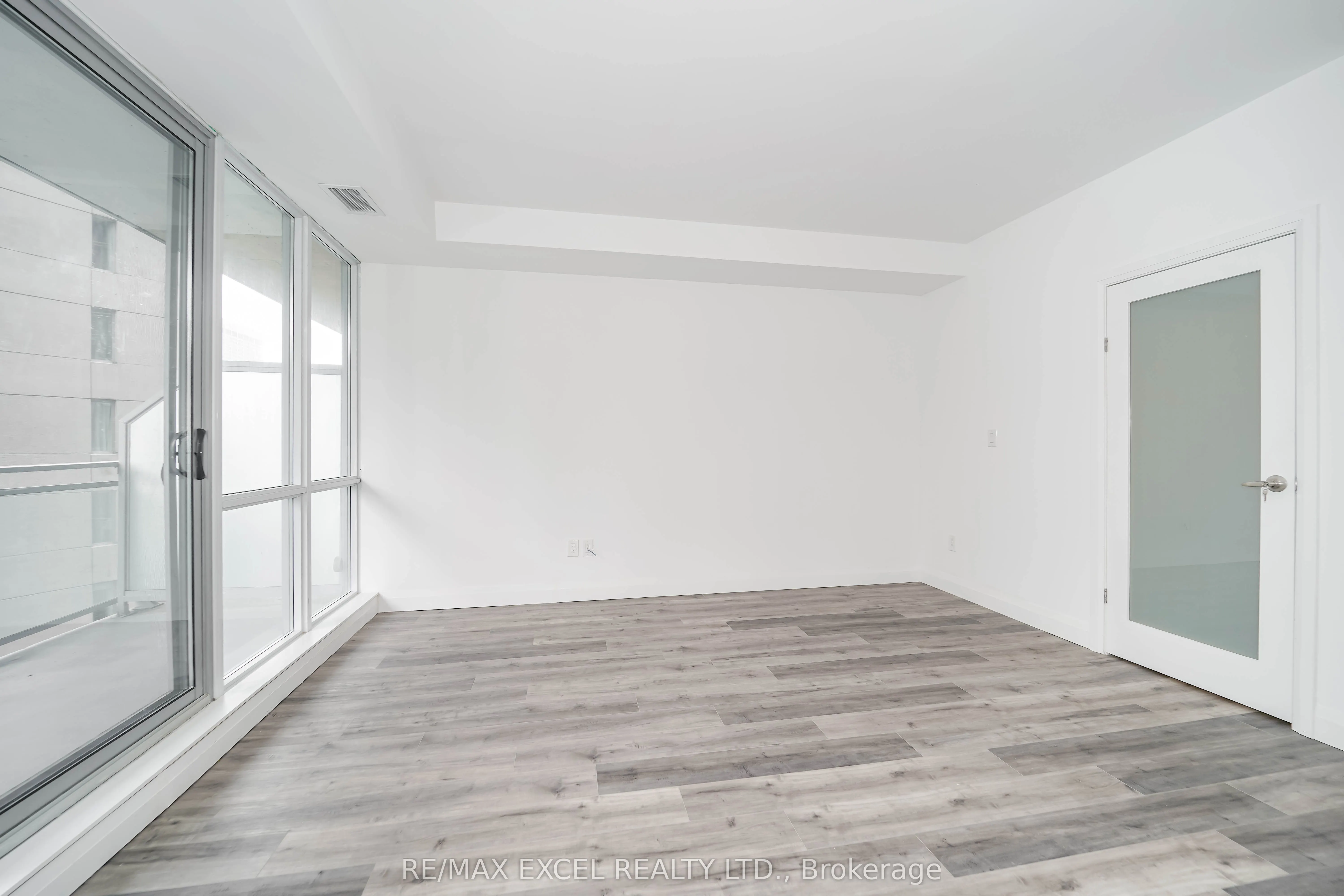 220 Victoria Street, #1205