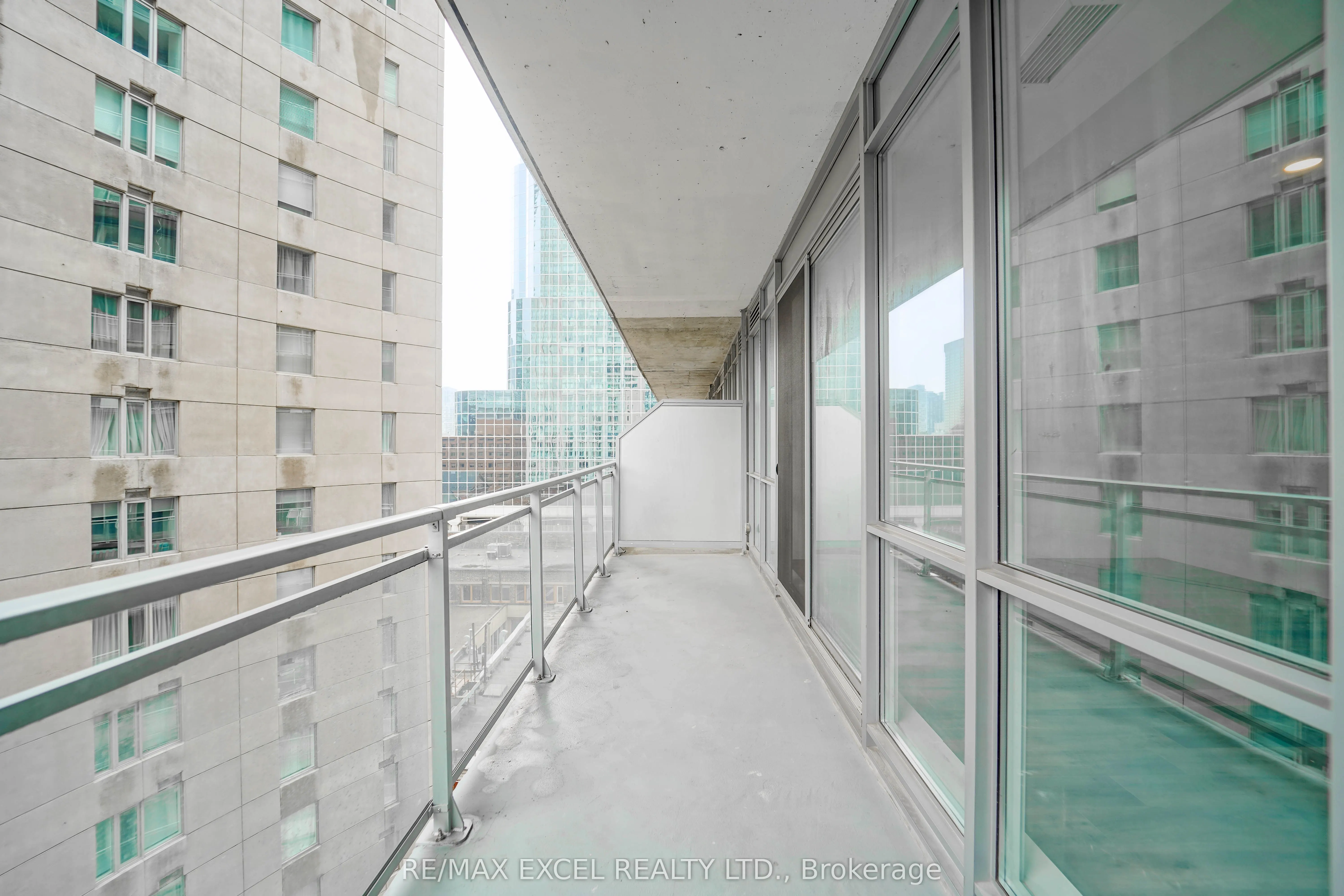 220 Victoria Street, #1205