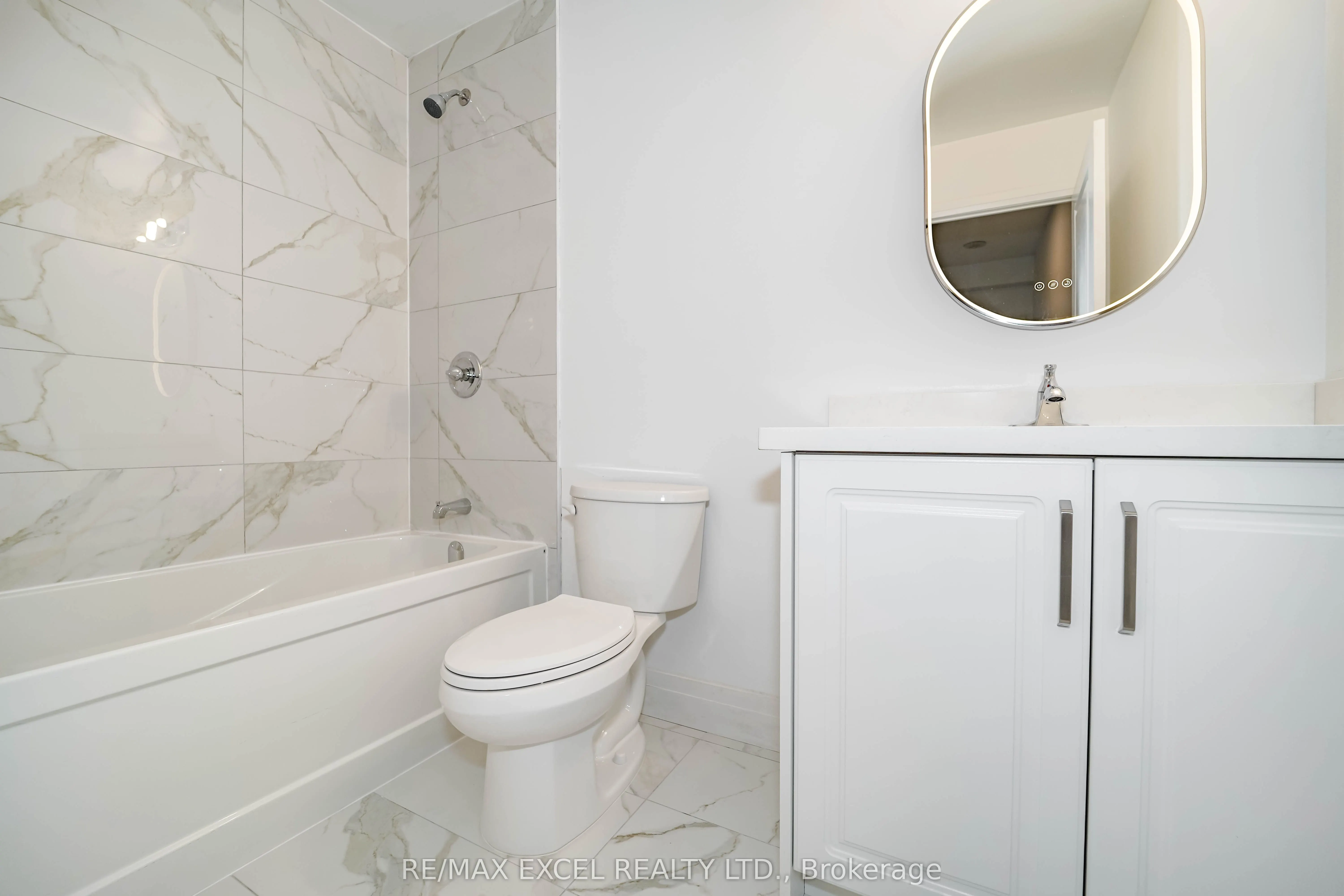 220 Victoria Street, #1205