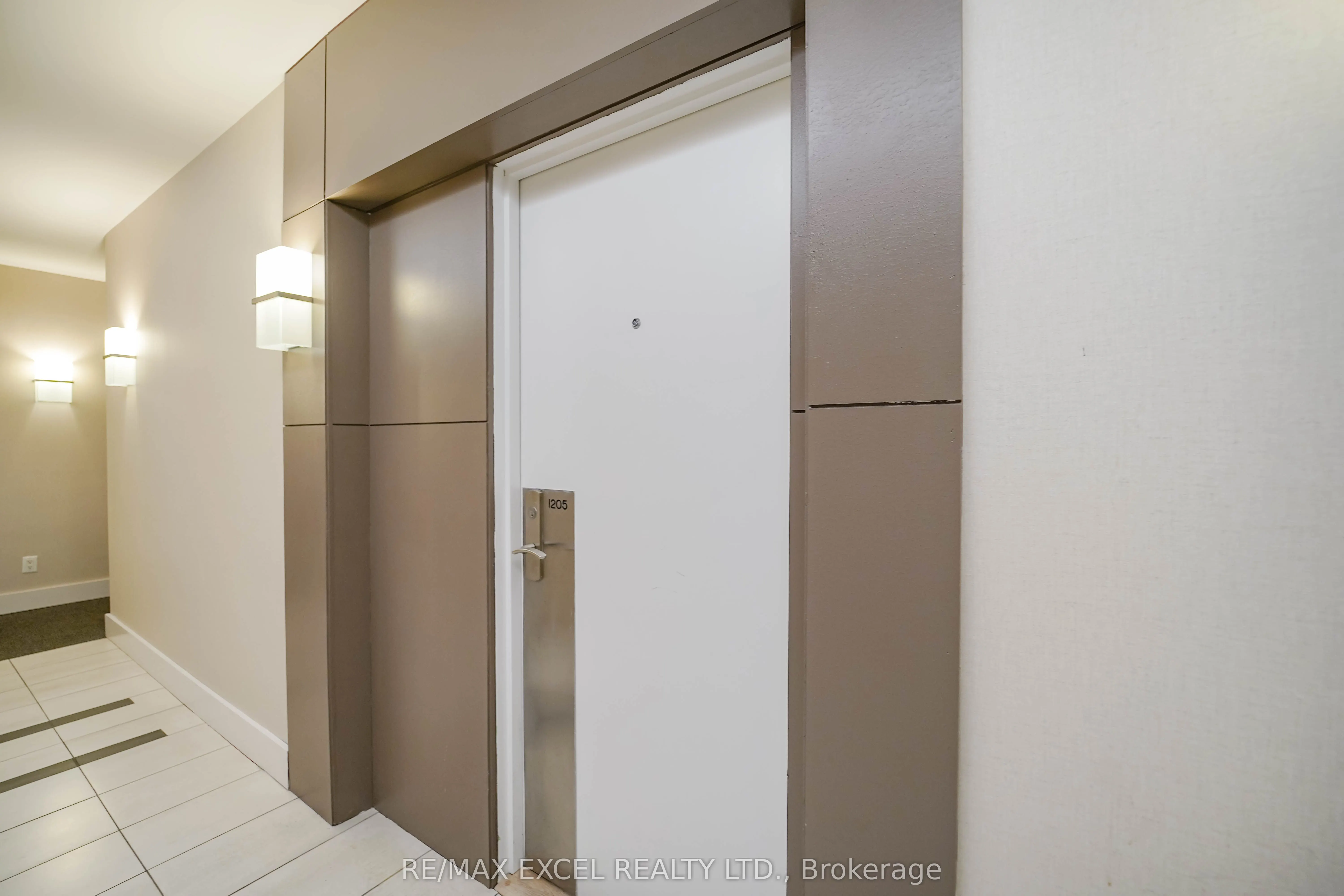 220 Victoria Street, #1205