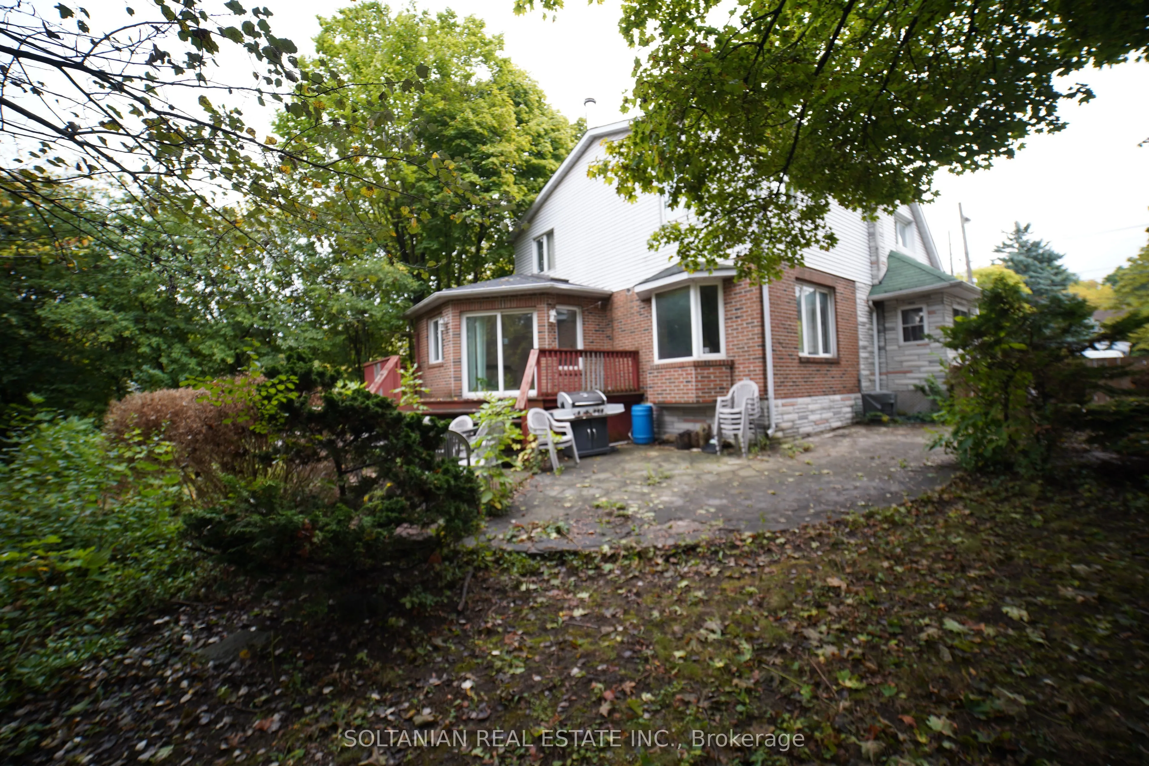 232 Finch Avenue W
