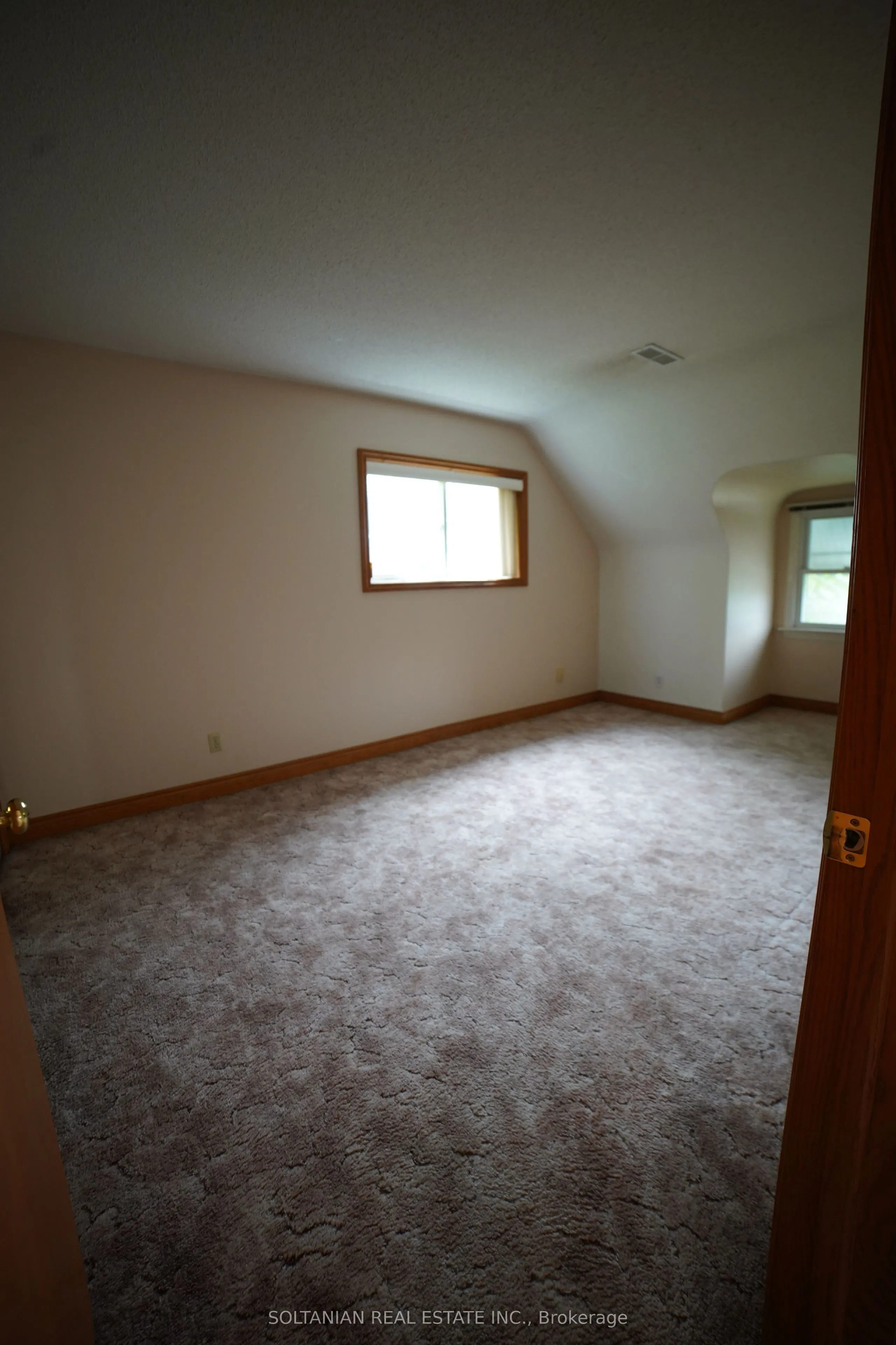 232 Finch Avenue W