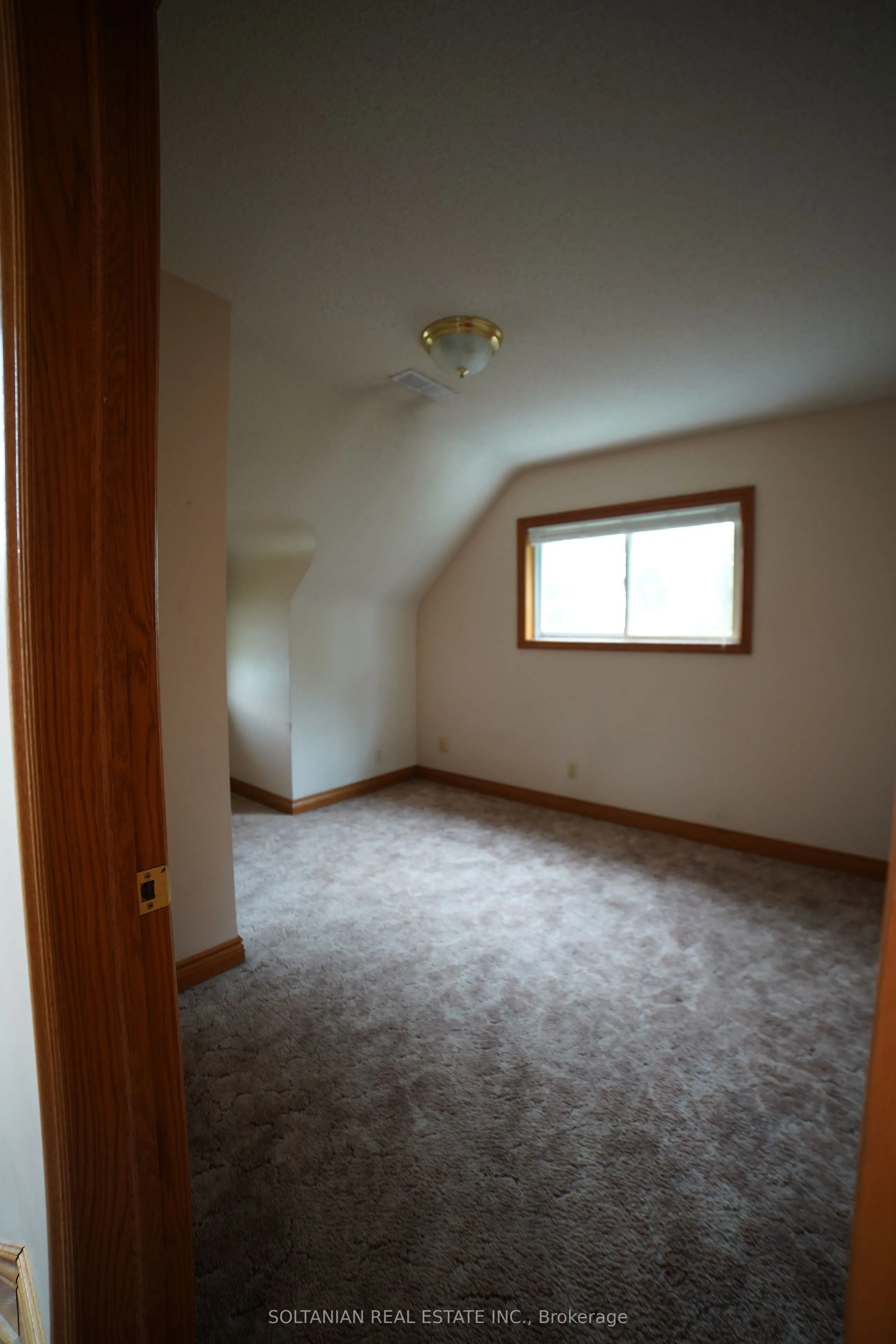 232 Finch Avenue W