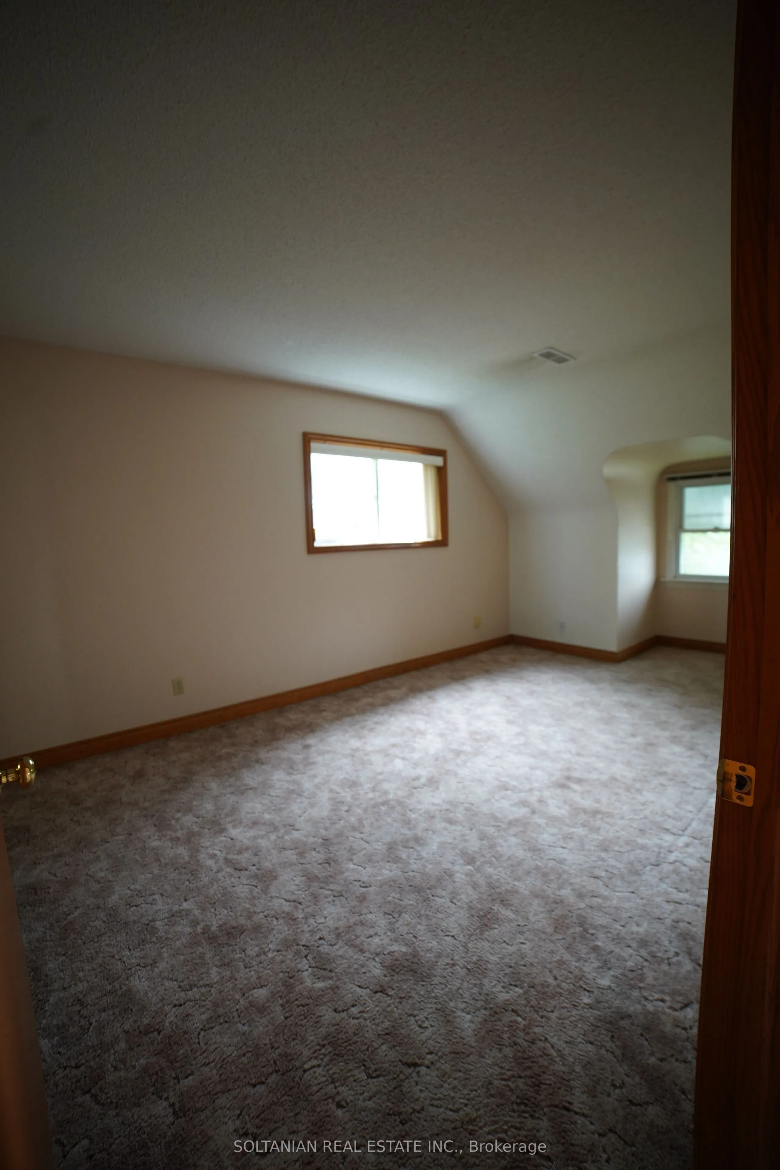 232 Finch Avenue W