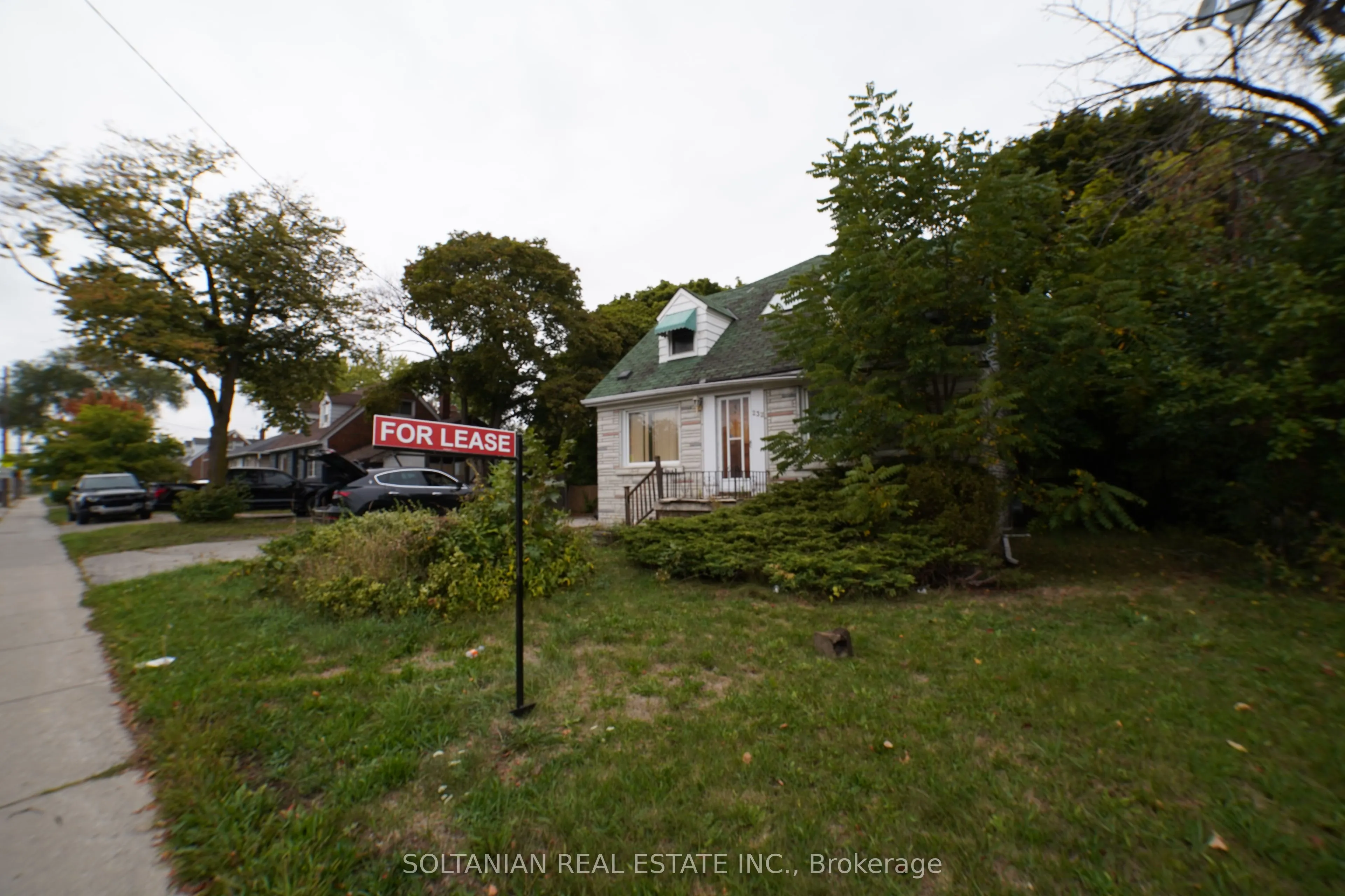 232 Finch Avenue W