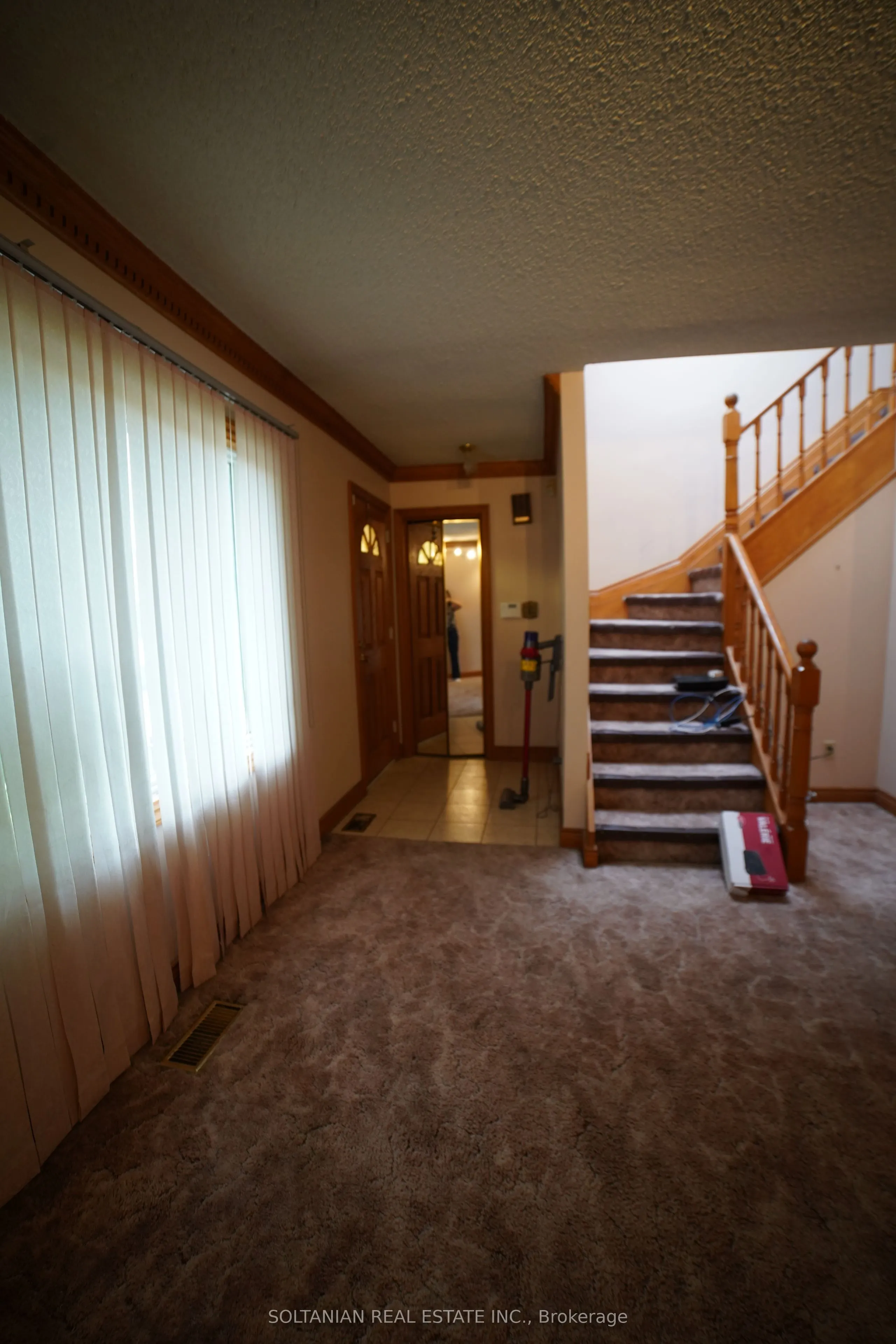 232 Finch Avenue W