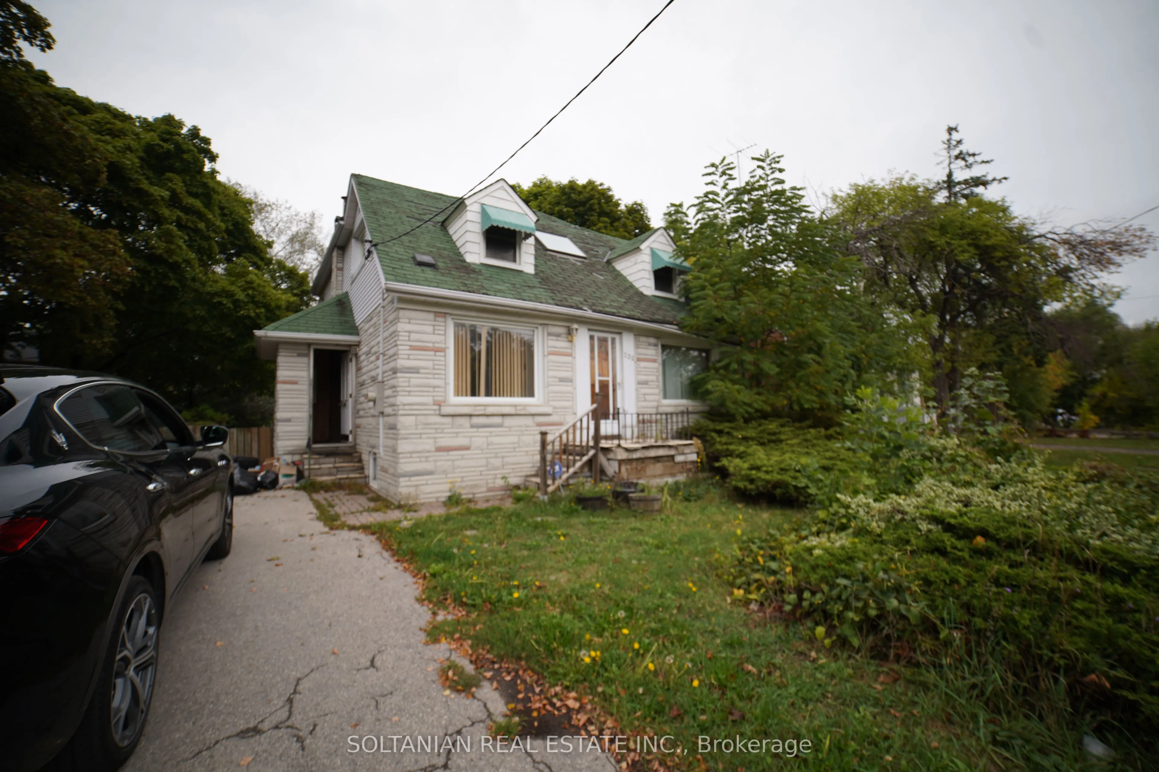 232 Finch Avenue W