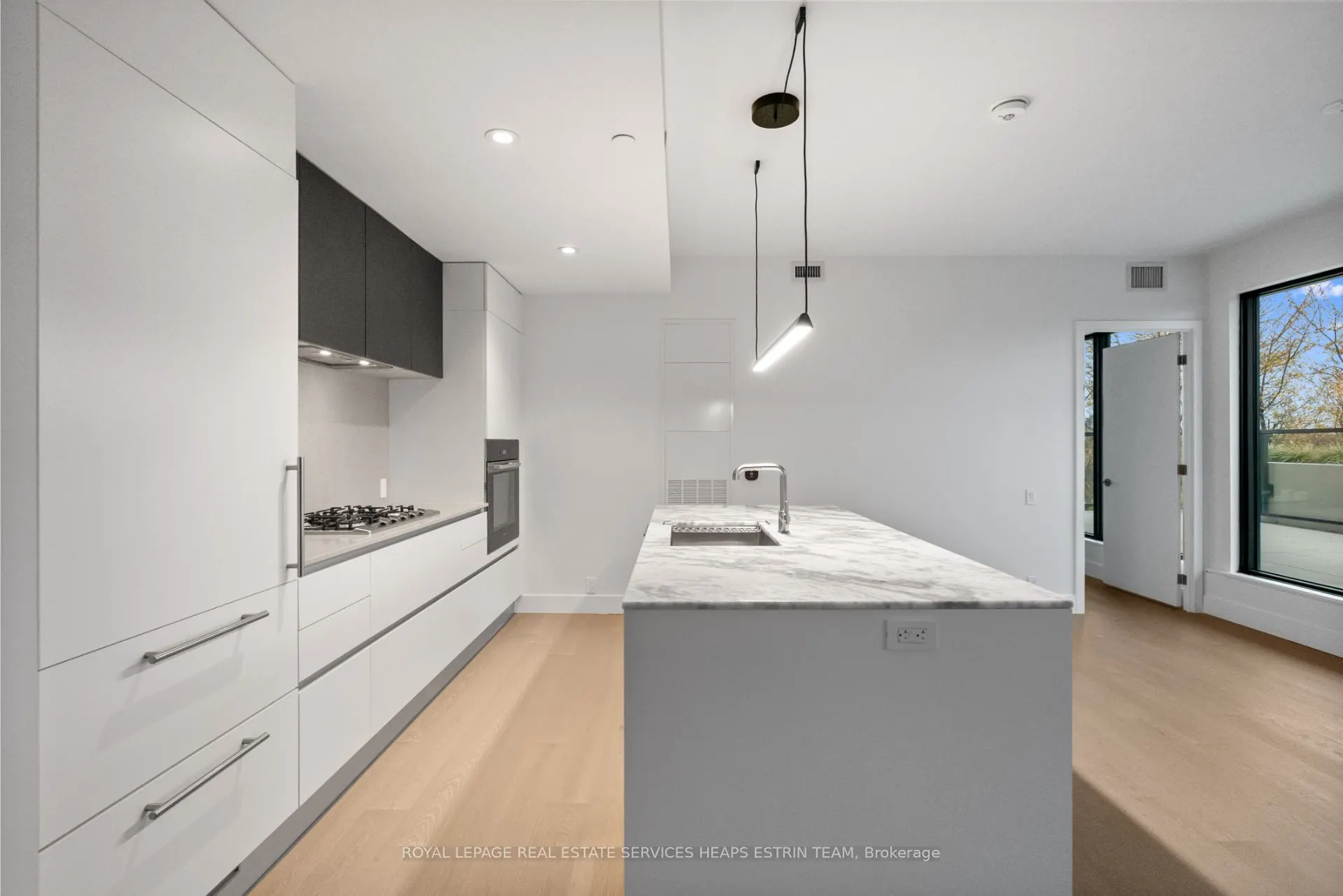 1414 Bayview Avenue, #606