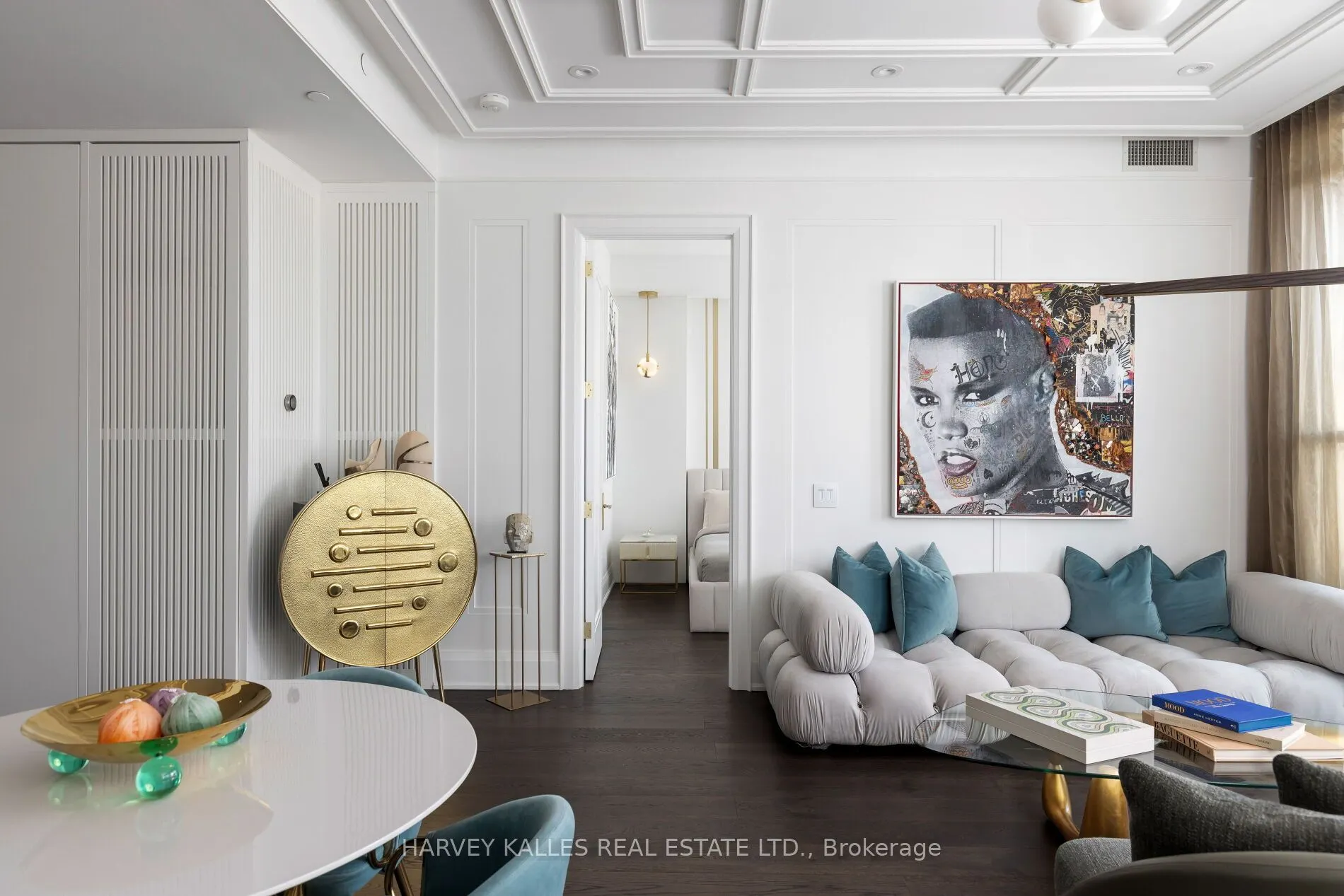 151 Avenue Road, #805