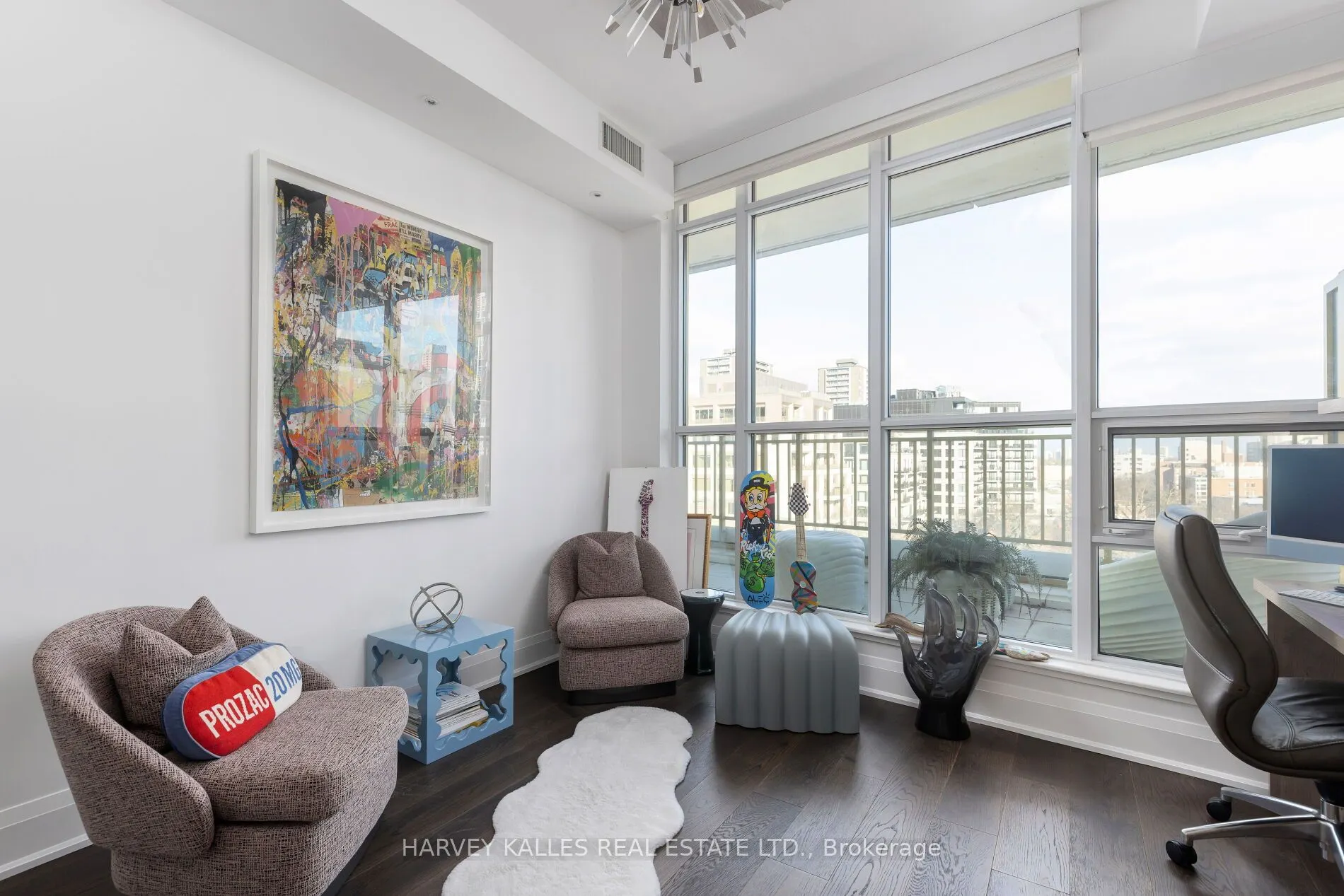 151 Avenue Road, #805