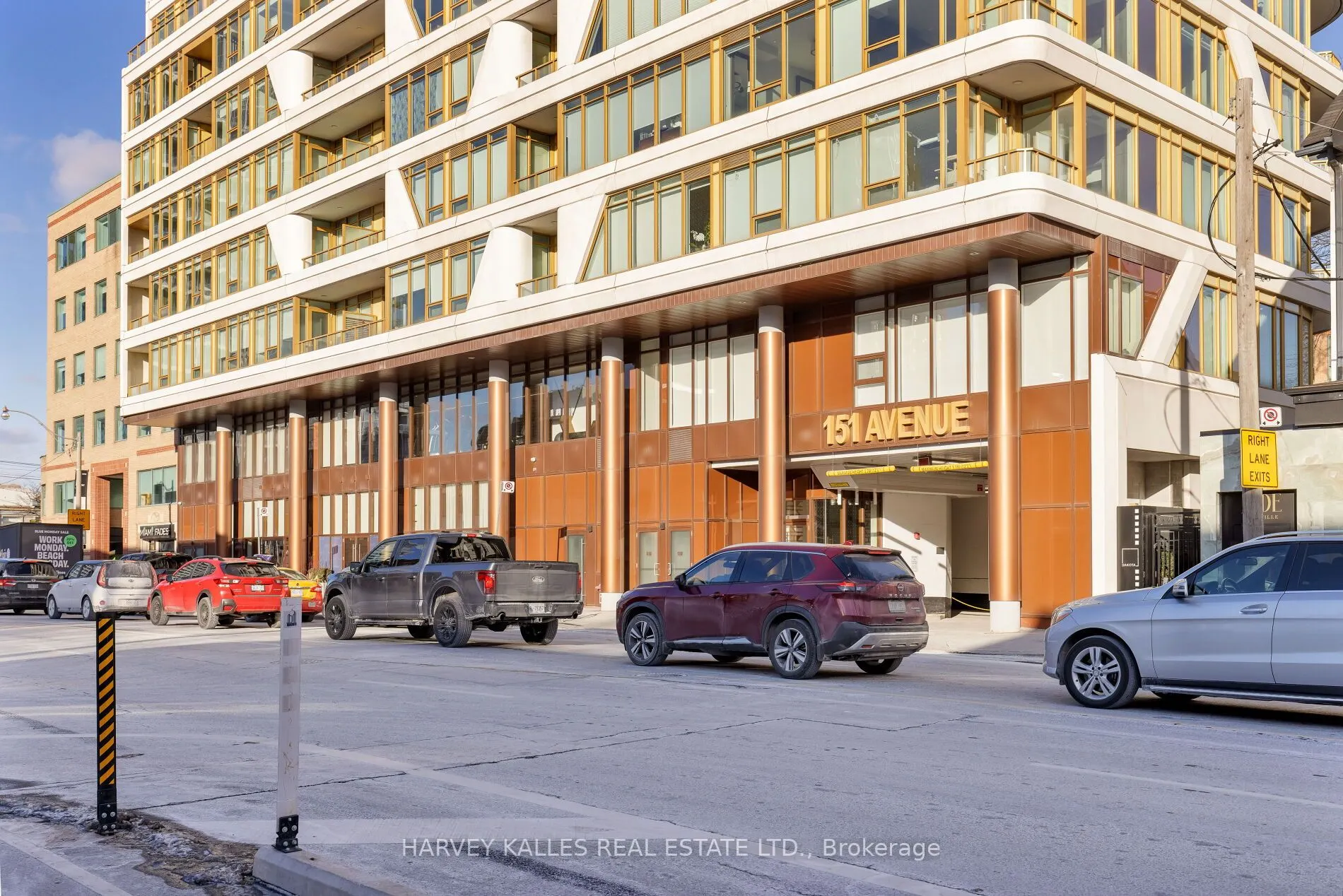 151 Avenue Road, #805