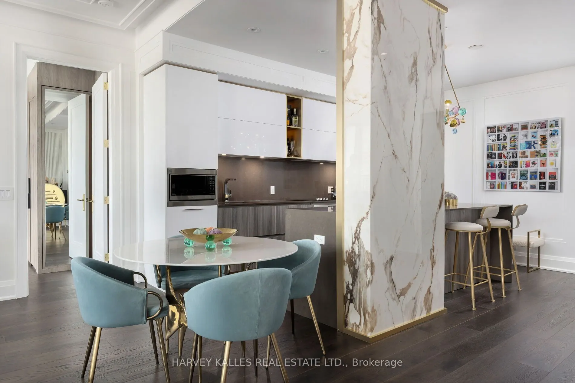 151 Avenue Road, #805