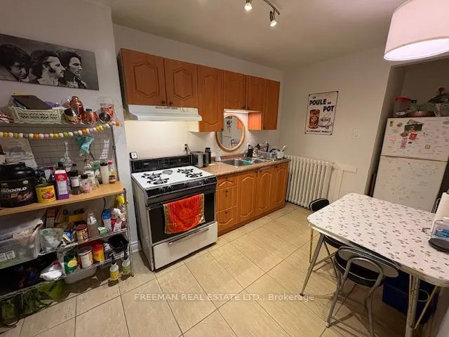 88 Albany Avenue, #Main Floor Garden