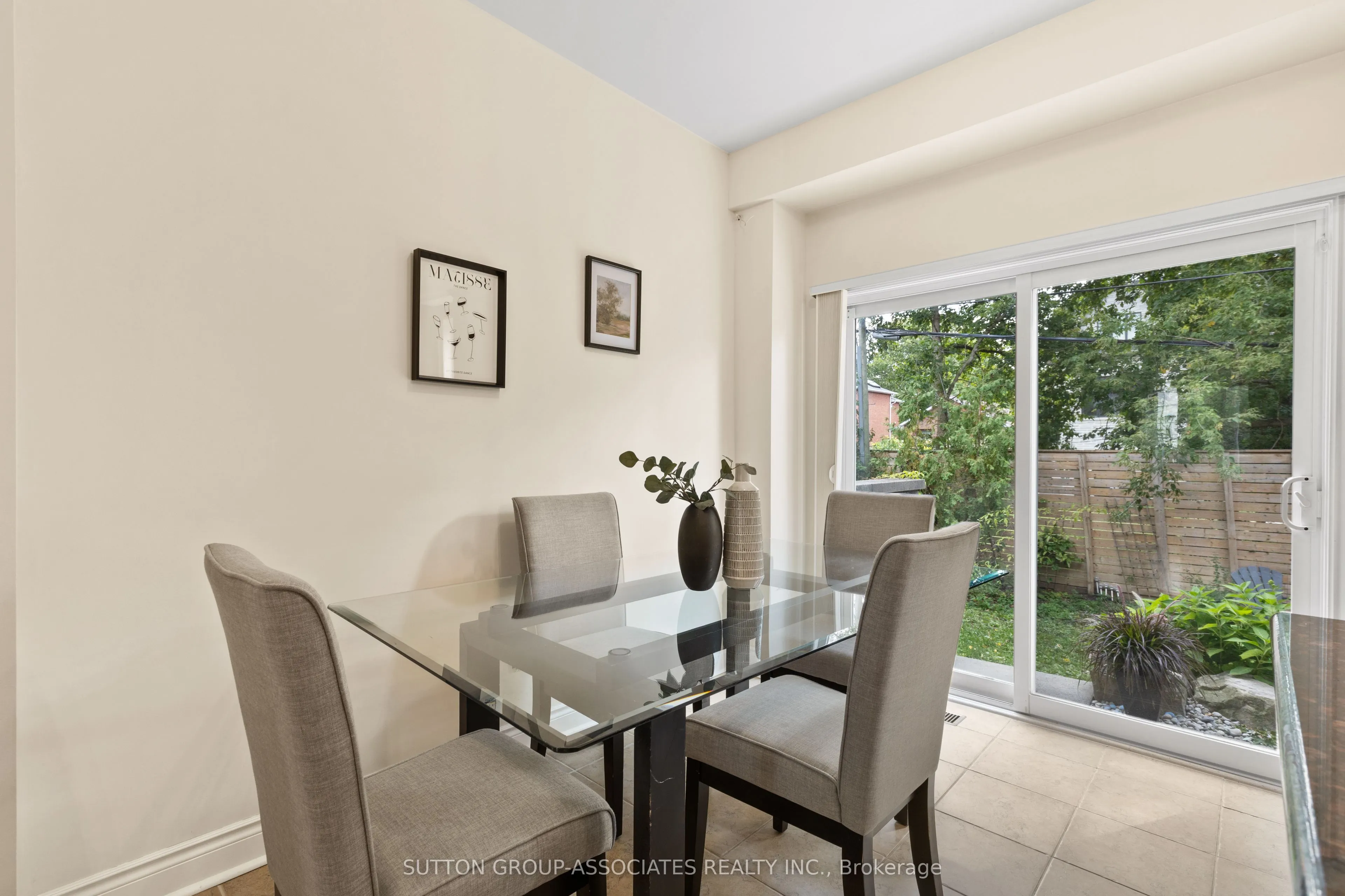 11 Garvin Mews