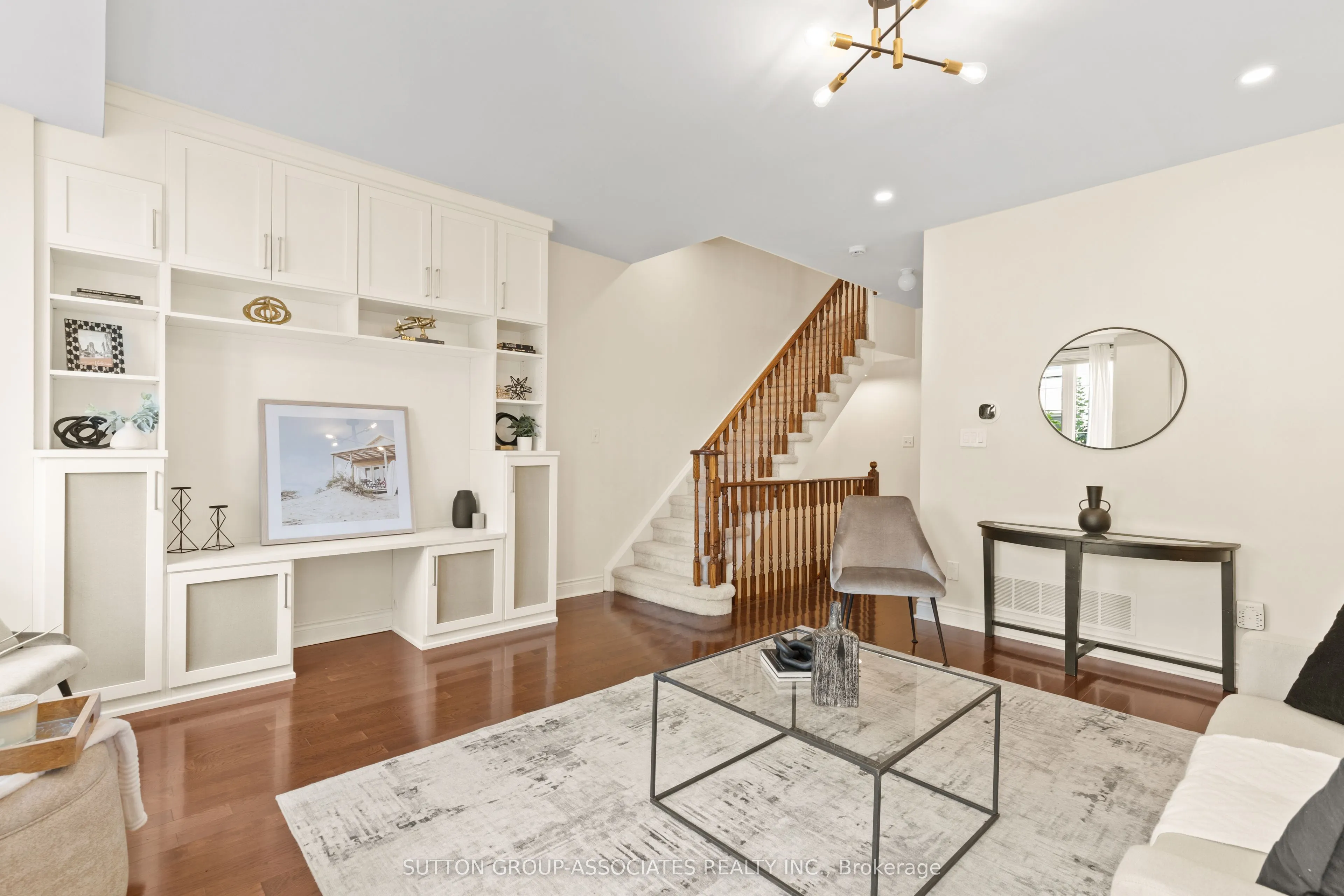 11 Garvin Mews