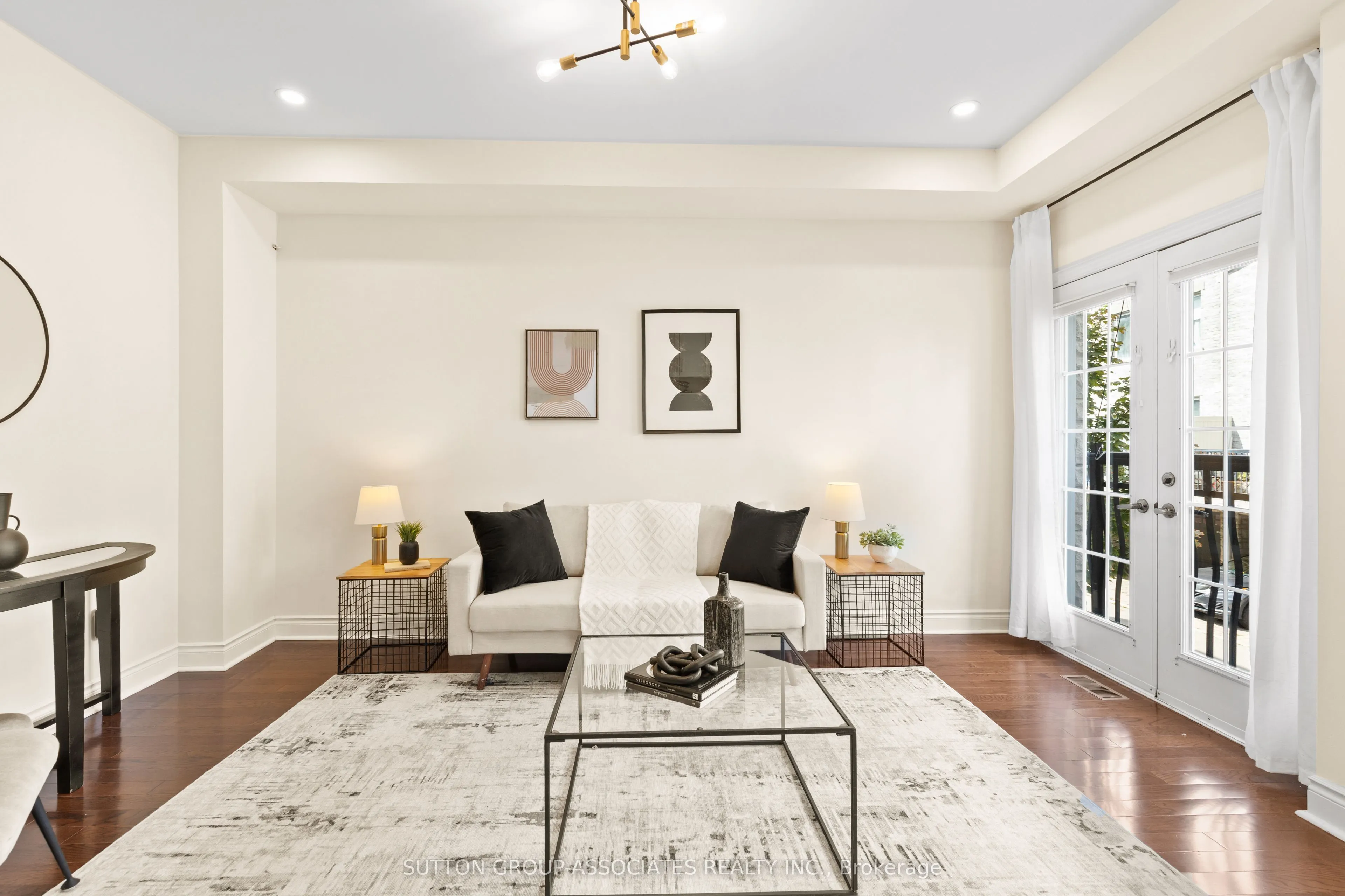 11 Garvin Mews