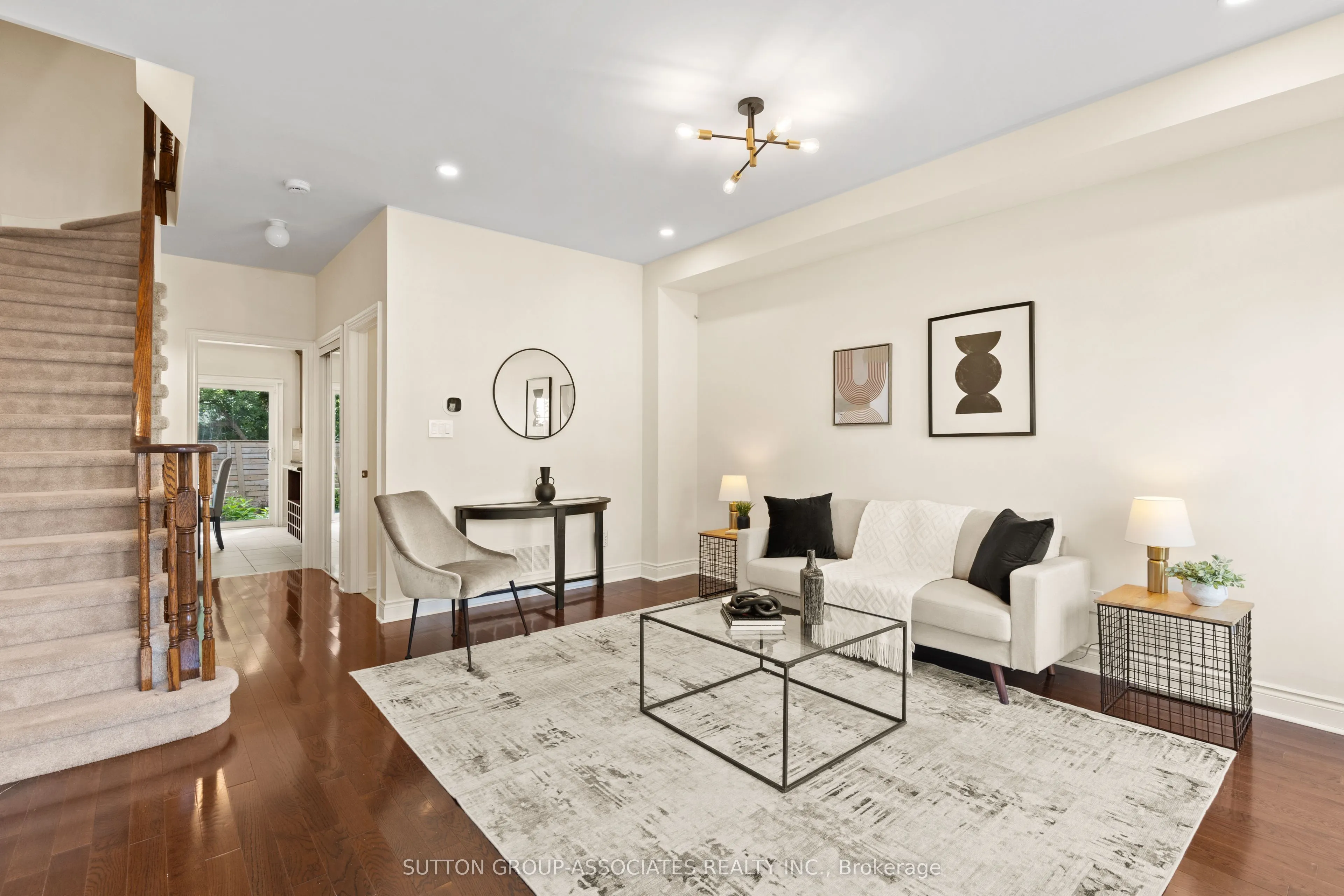11 Garvin Mews