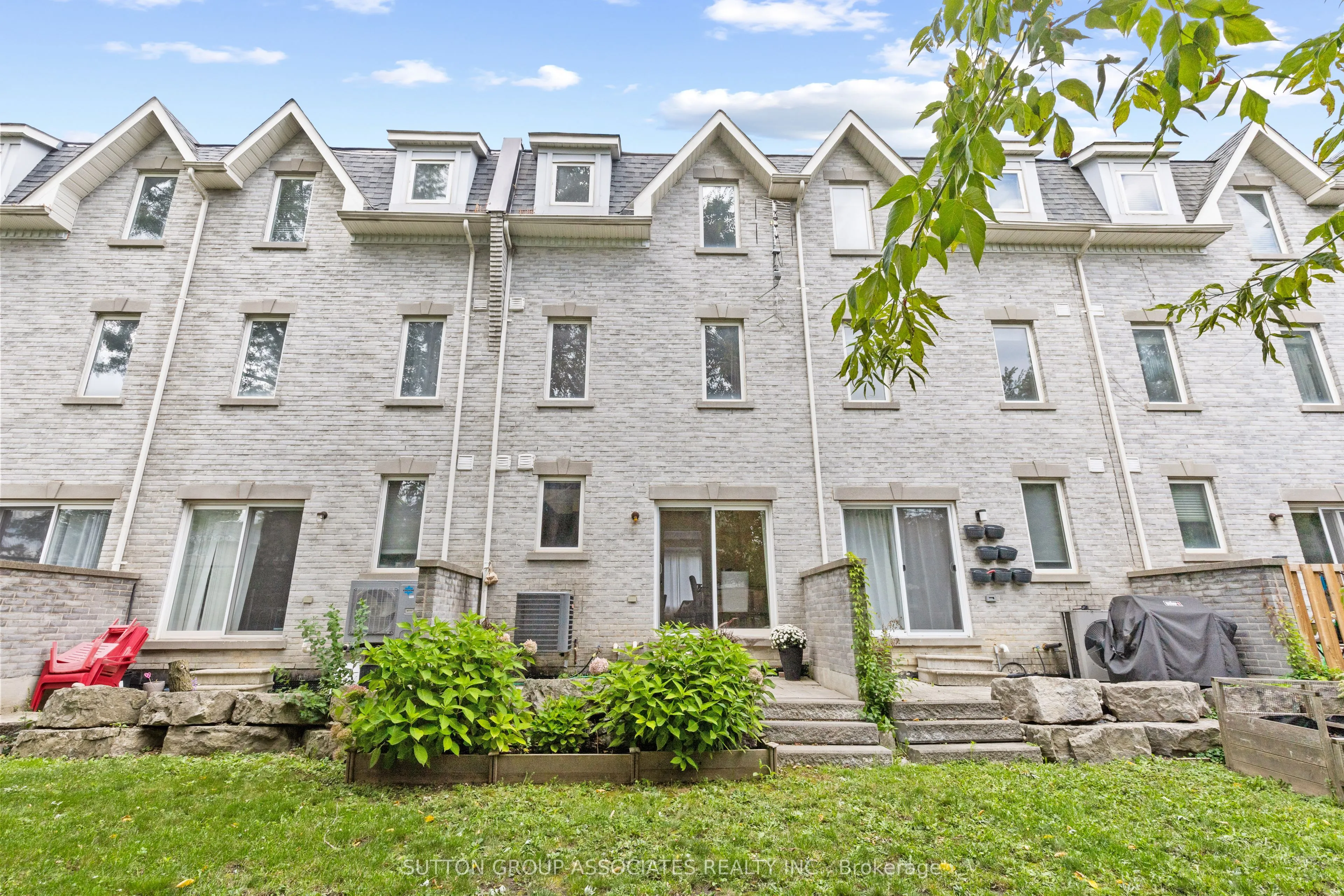 11 Garvin Mews