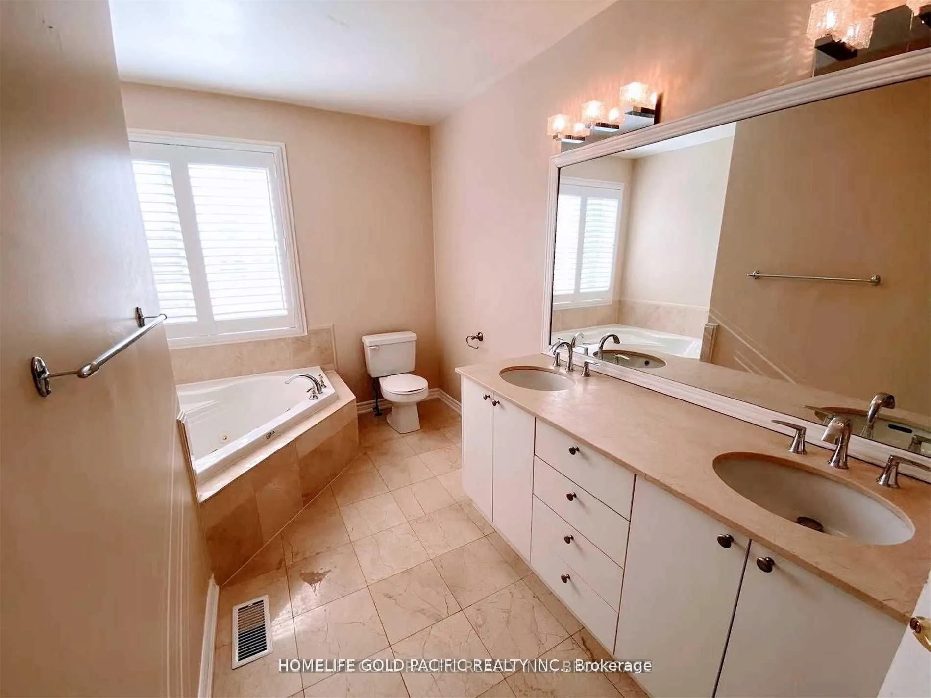 16 Humberstone Drive, #110