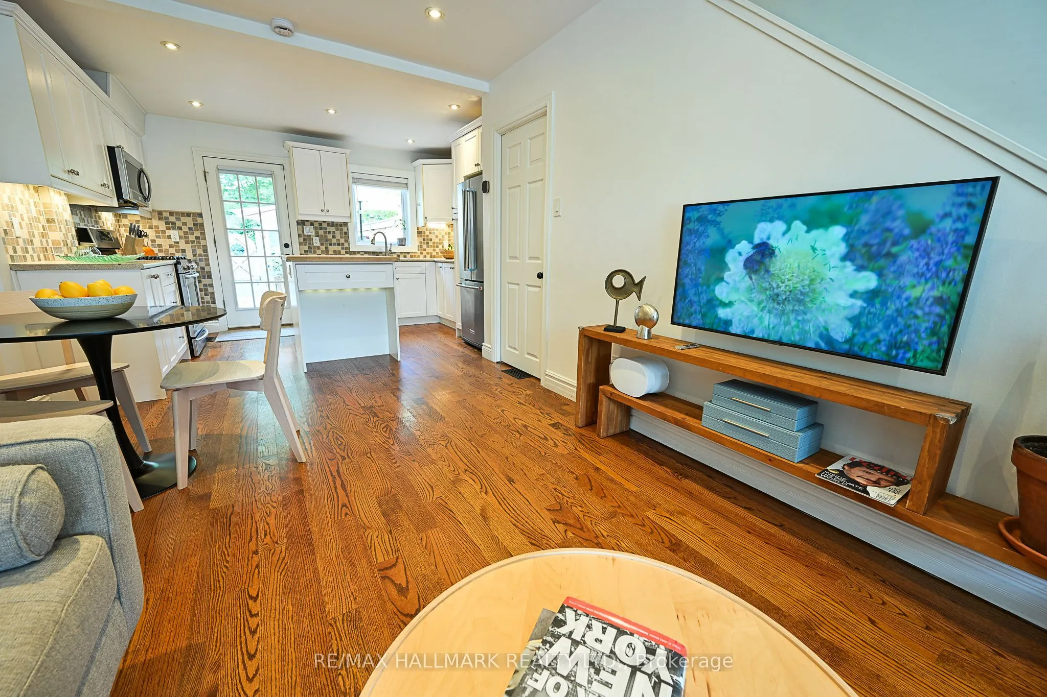 3318 Bathurst Street