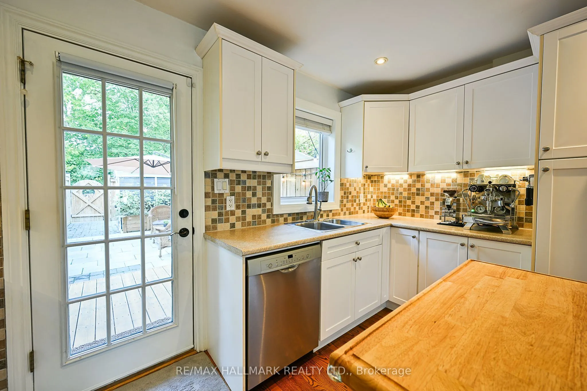 3318 Bathurst Street
